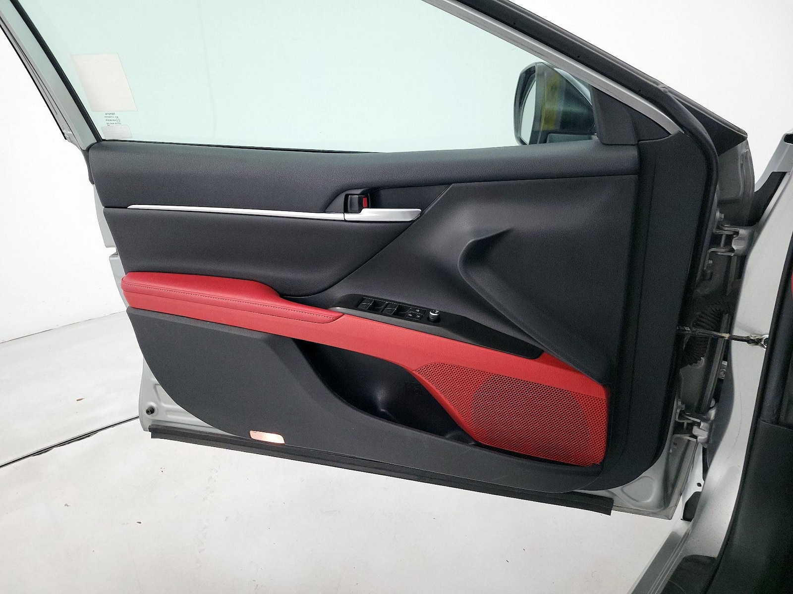 2021 Toyota Camry XSE - Photo 13