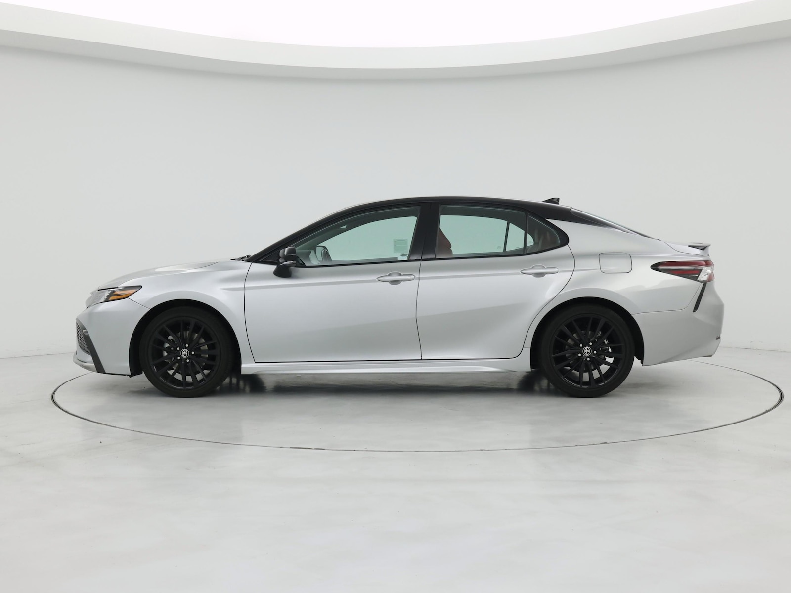 2021 Toyota Camry XSE - Photo 4