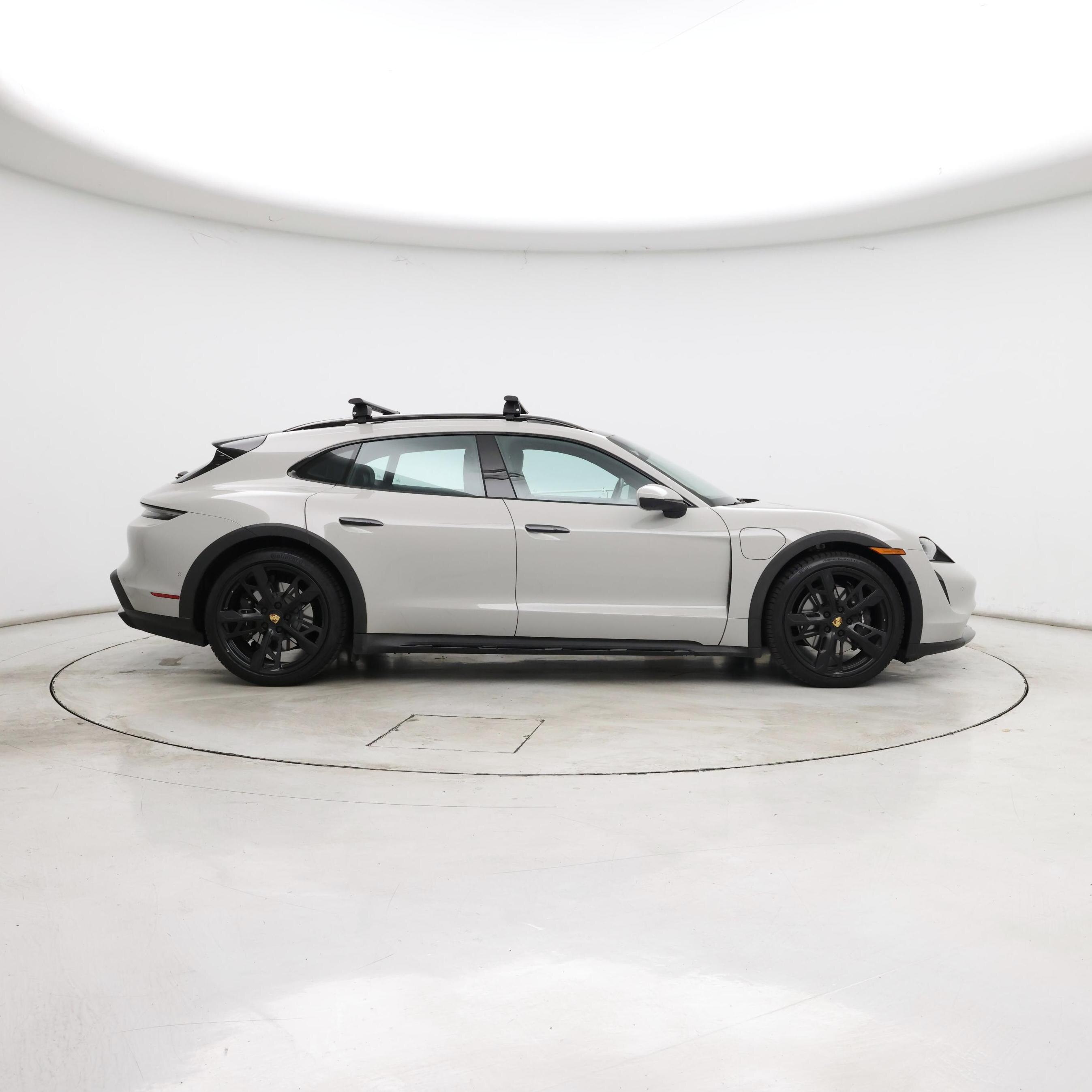 Thumbnail: 2022 Porsche Taycan - 7