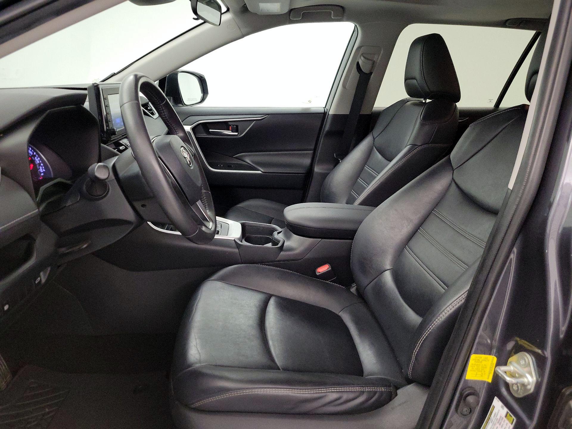 Thumbnail: 2019 Toyota RAV4 - 11