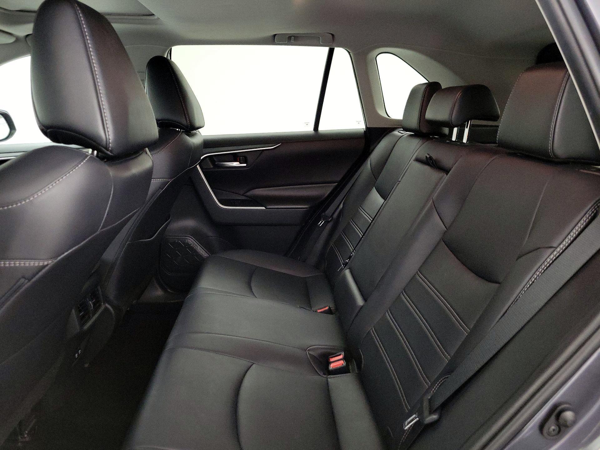 Thumbnail: 2019 Toyota RAV4 - 19