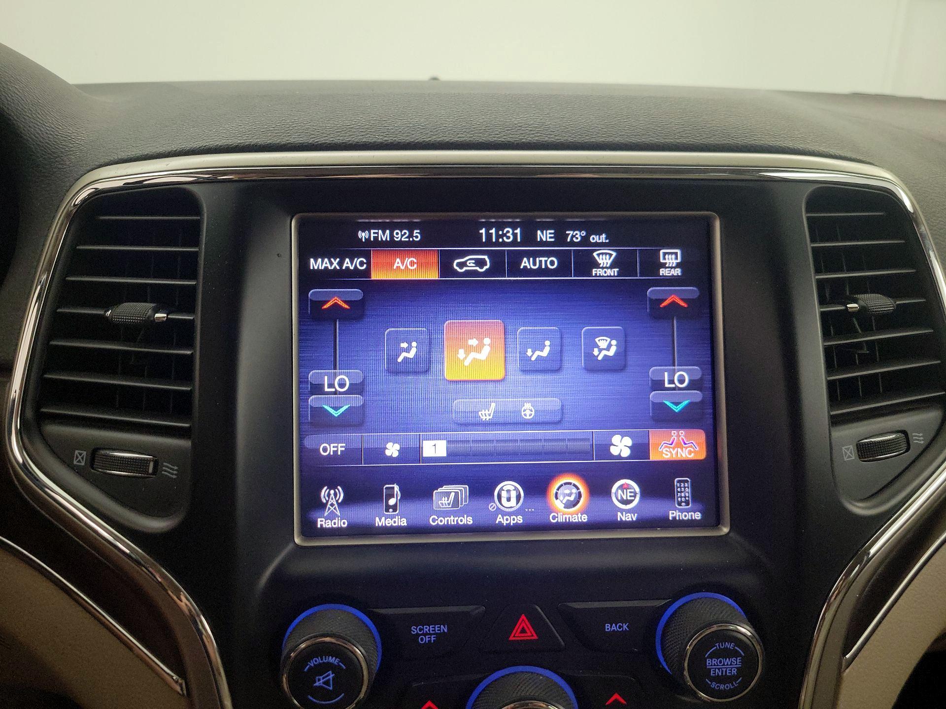 Thumbnail: 2015 Jeep Grand Cherokee - 17