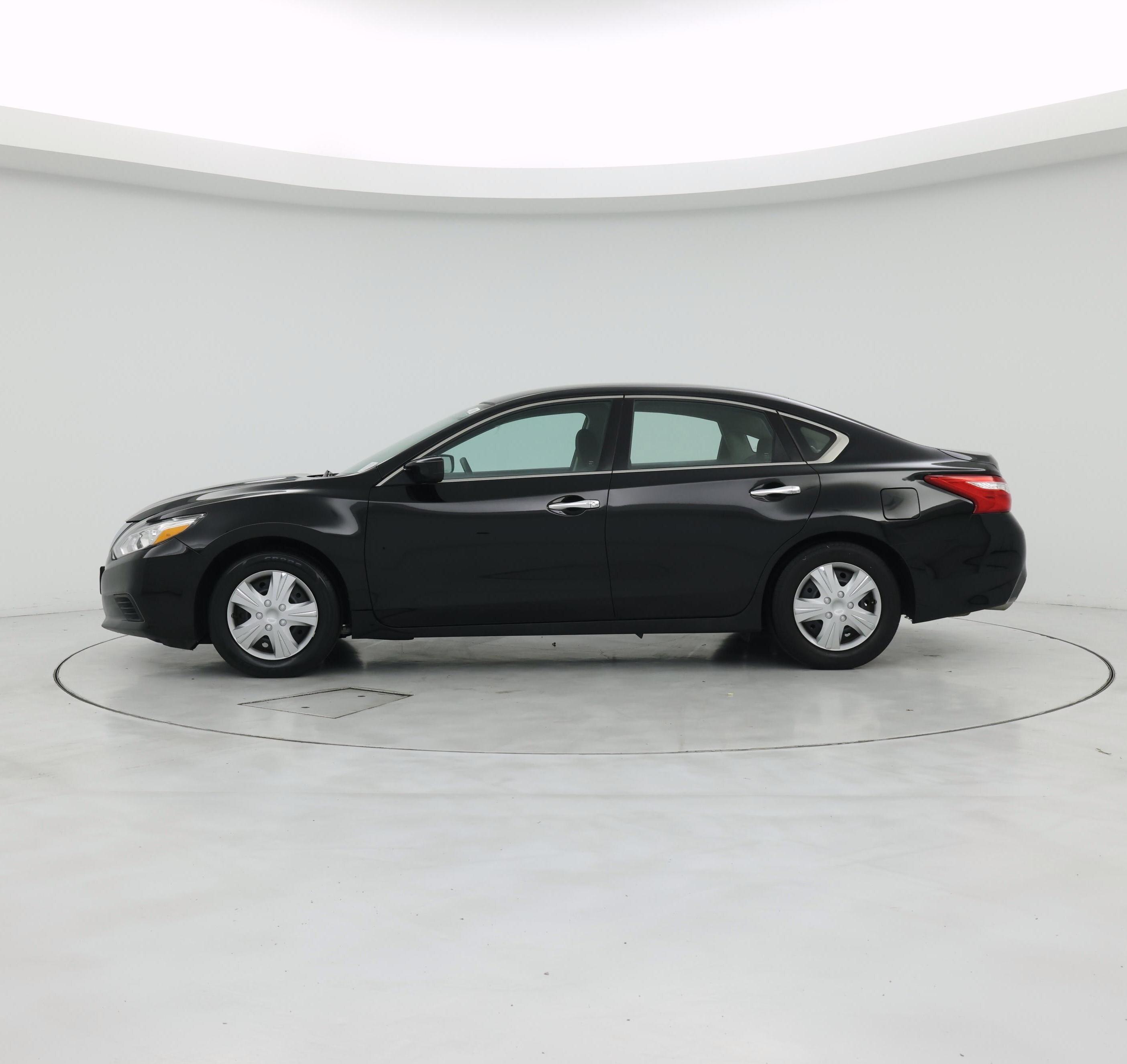 Thumbnail: 2017 Nissan Altima - 3