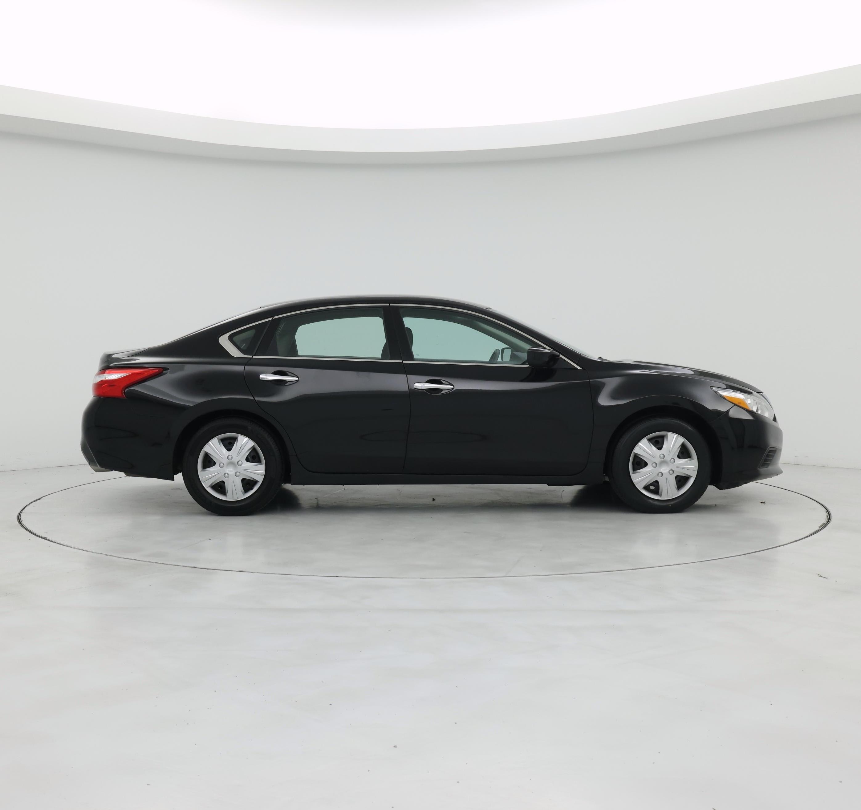 Thumbnail: 2017 Nissan Altima - 7