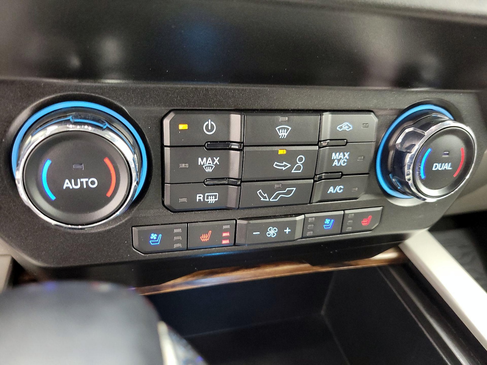 2020 Ford F-150 Lariat - Photo 18