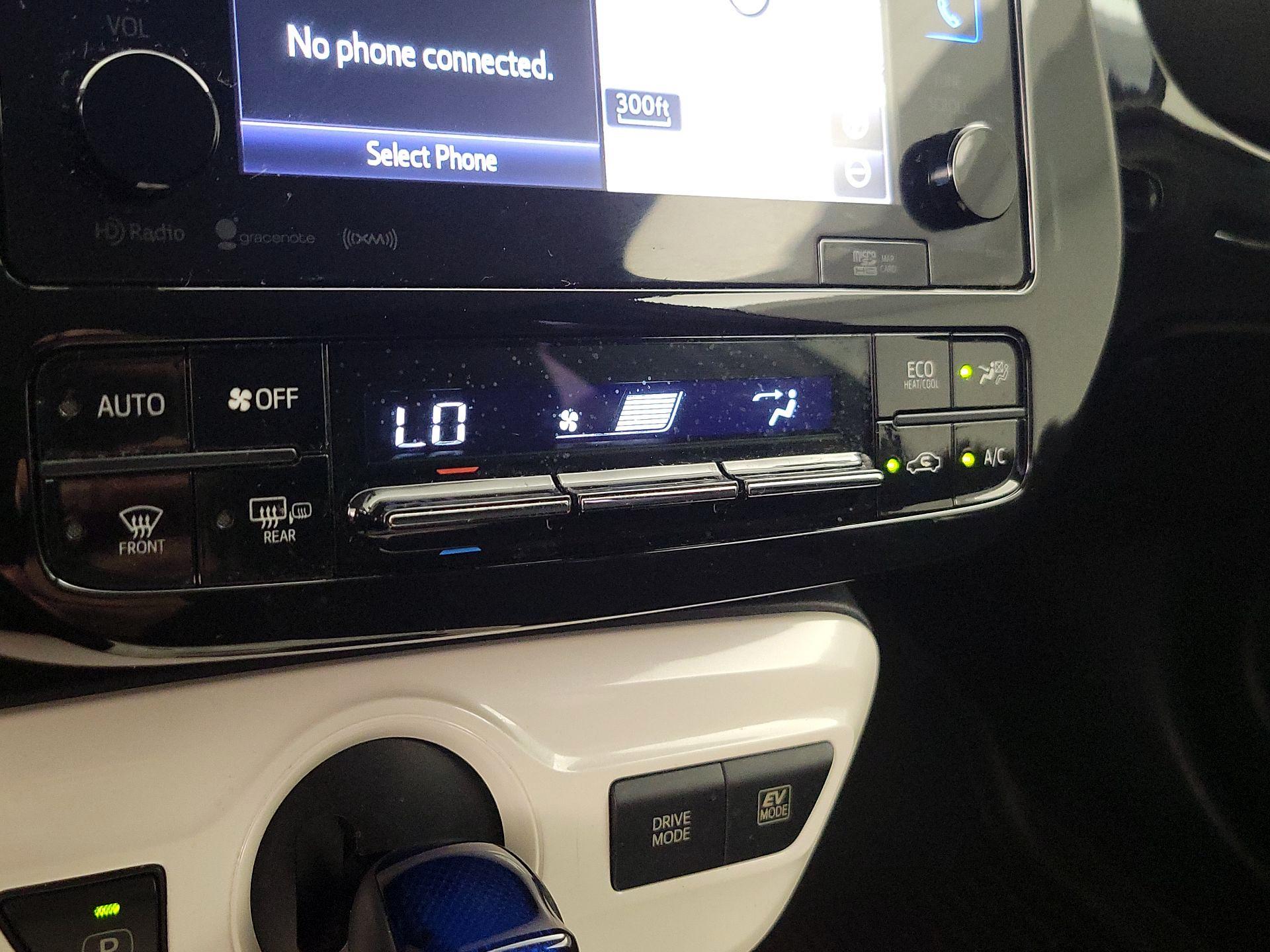 Thumbnail: 2016 Toyota Prius - 16