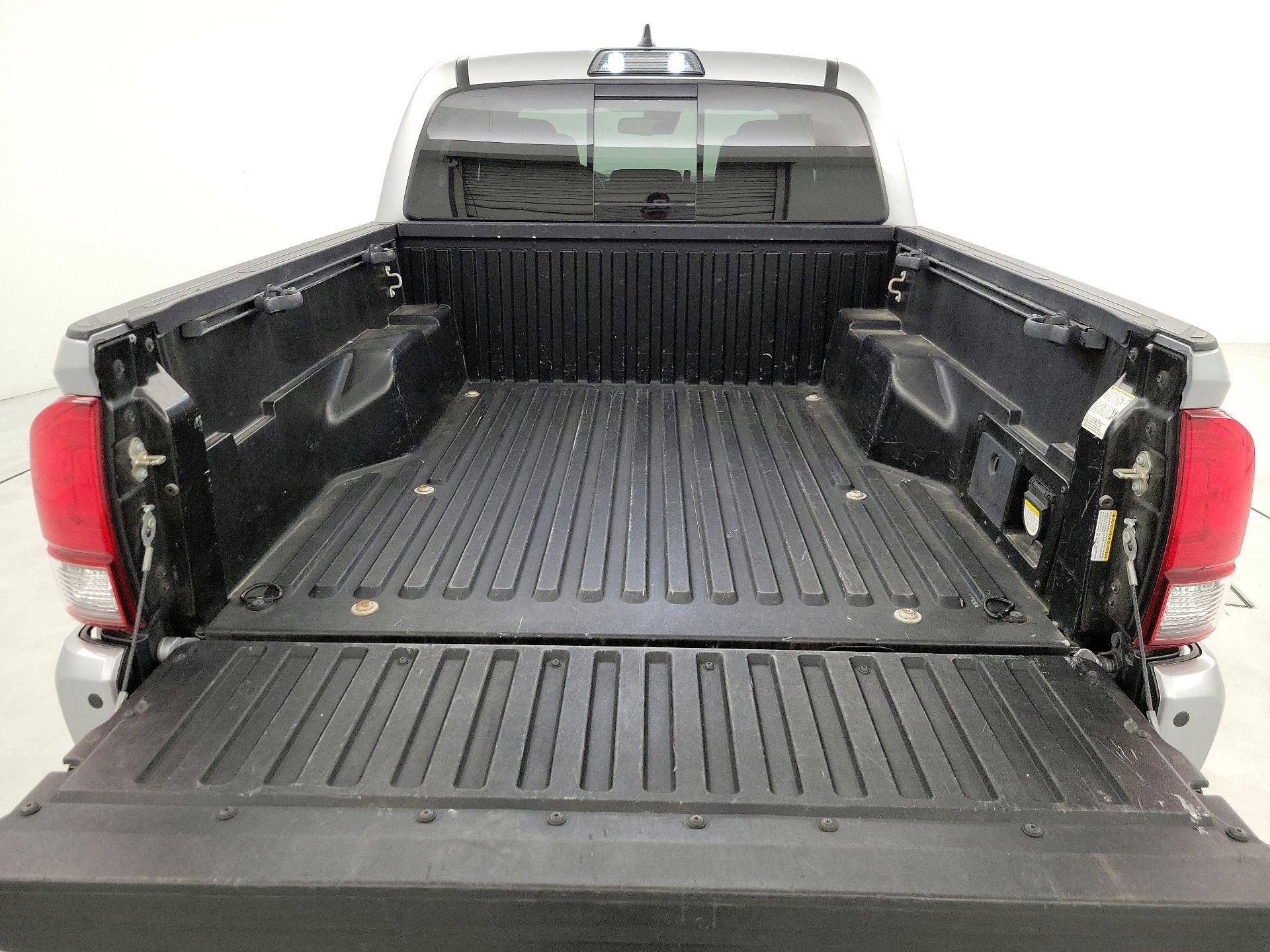 Thumbnail: 2019 Toyota Tacoma - 20
