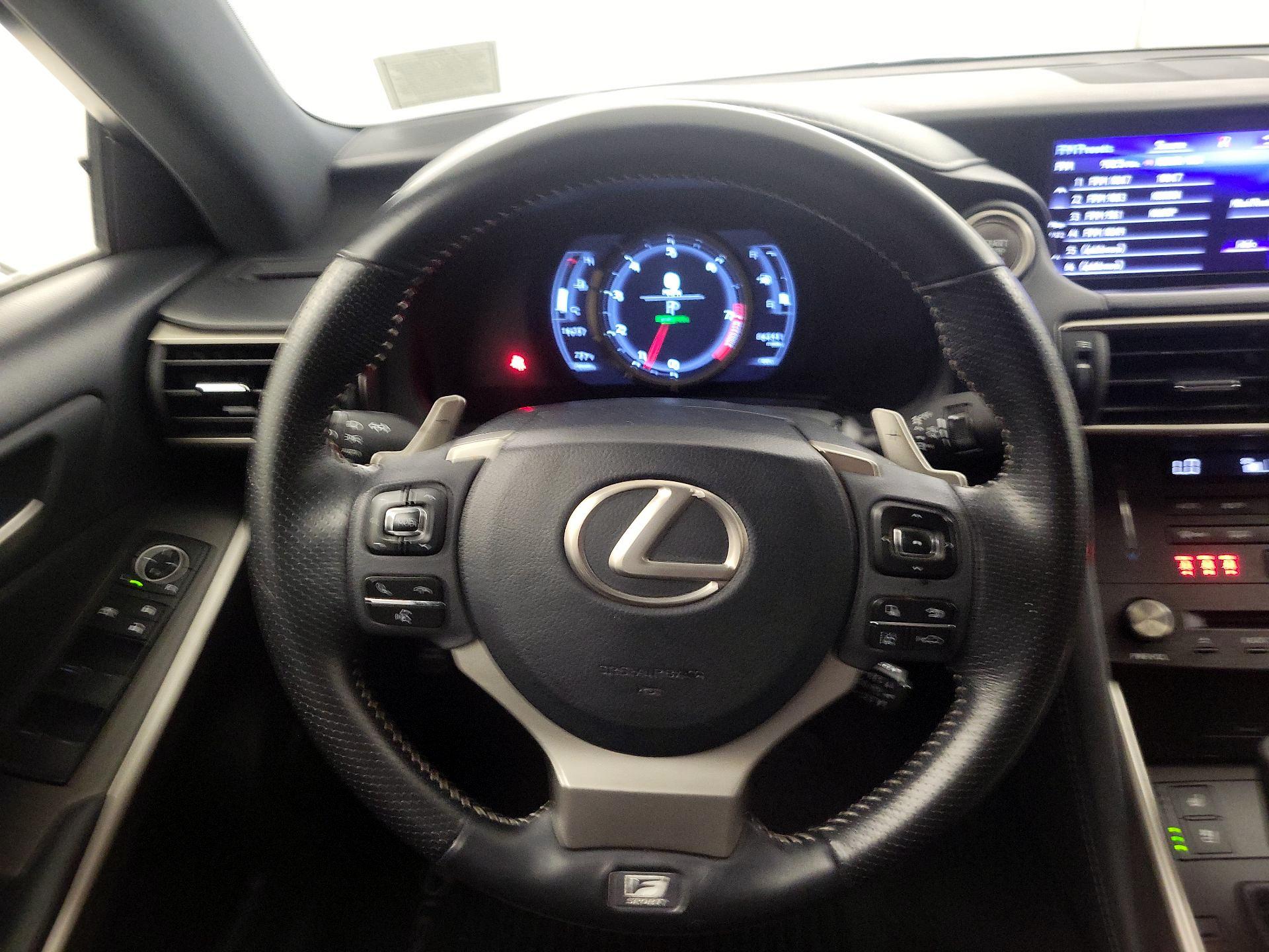 Thumbnail: 2019 Lexus IS - 10