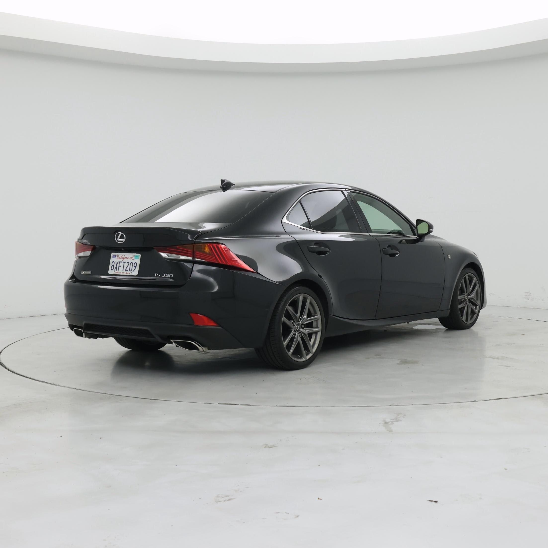 Thumbnail: 2019 Lexus IS - 8