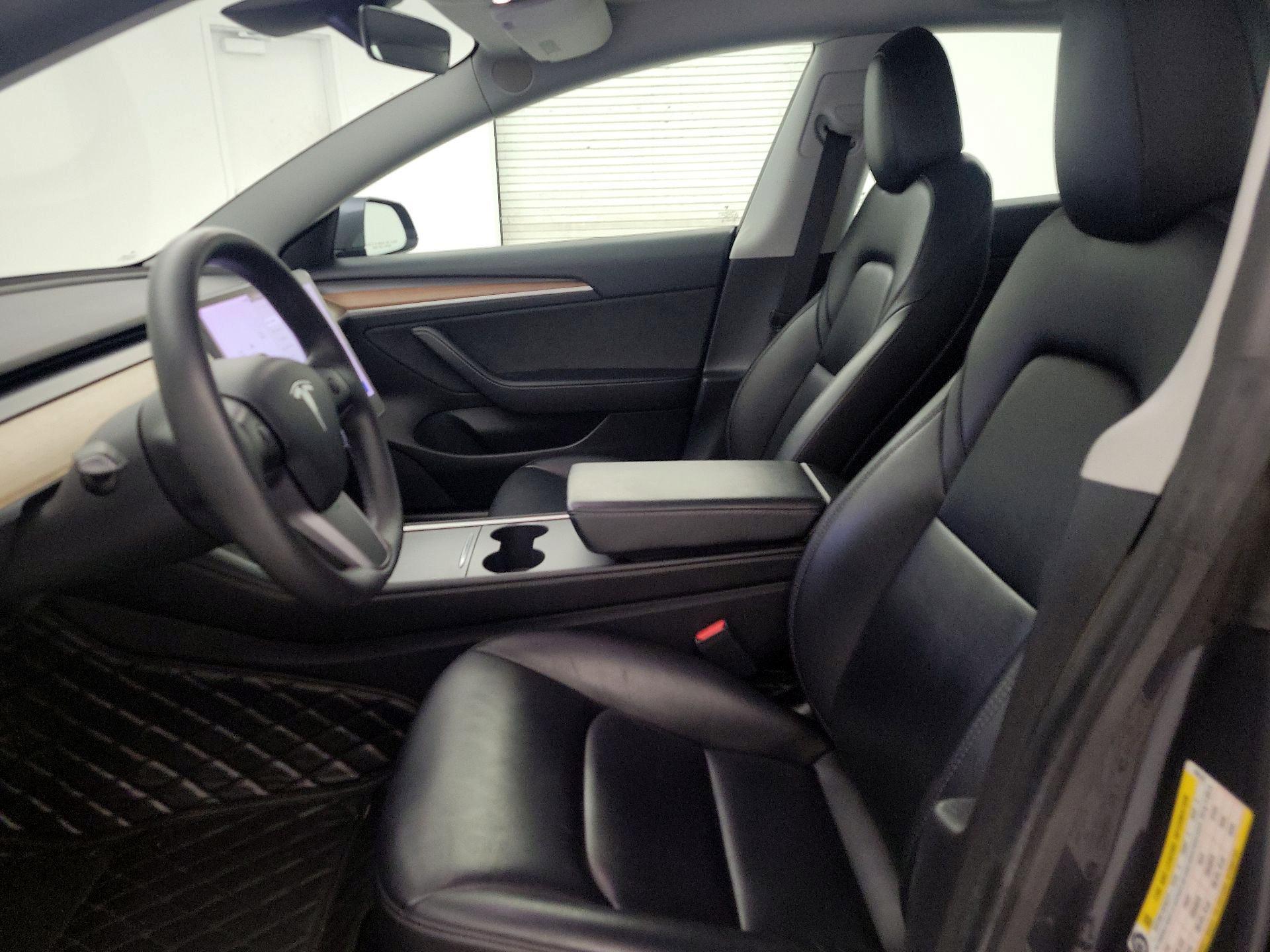 Thumbnail: 2021 Tesla Model 3 - 11
