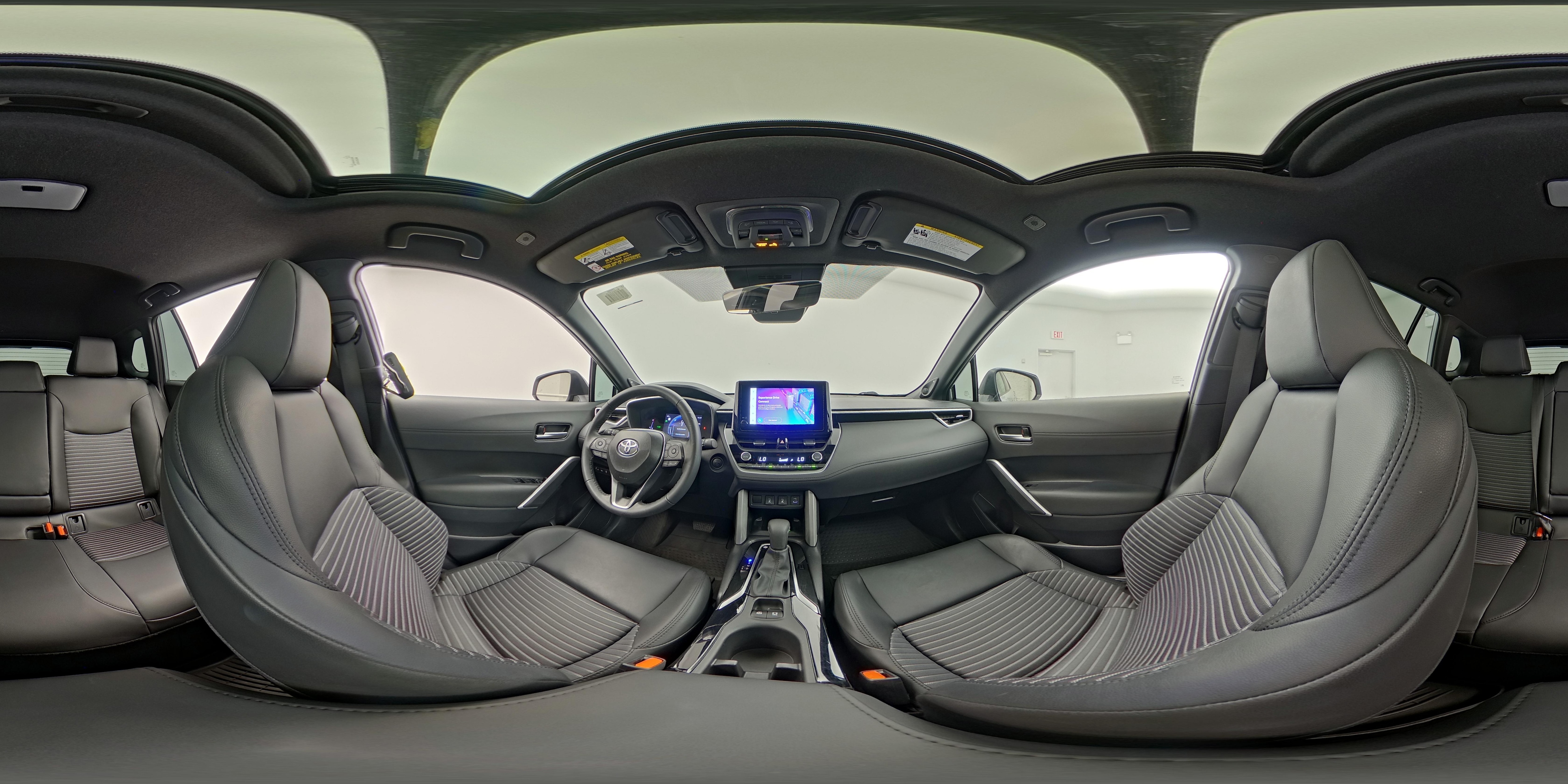 2025 Toyota Corolla Cross XSE - Photo 25