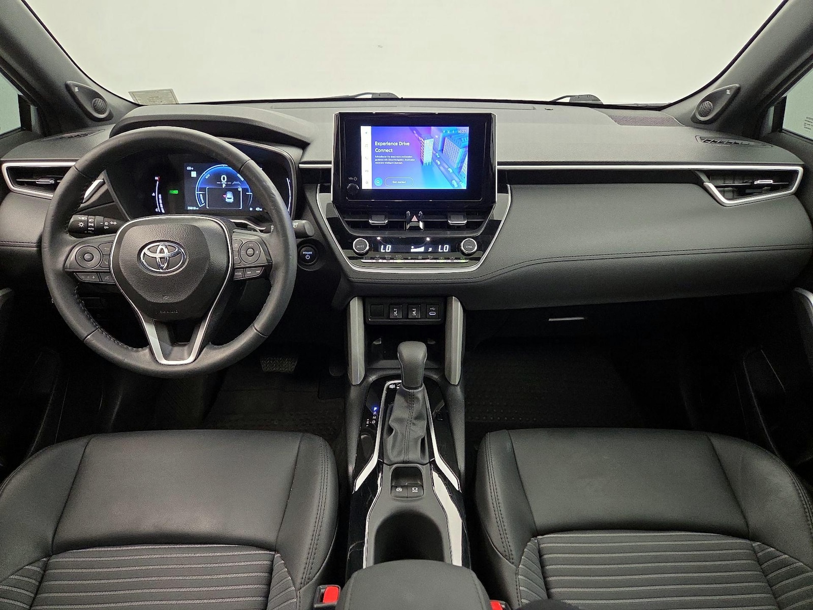 2025 Toyota Corolla Cross XSE - Photo 10