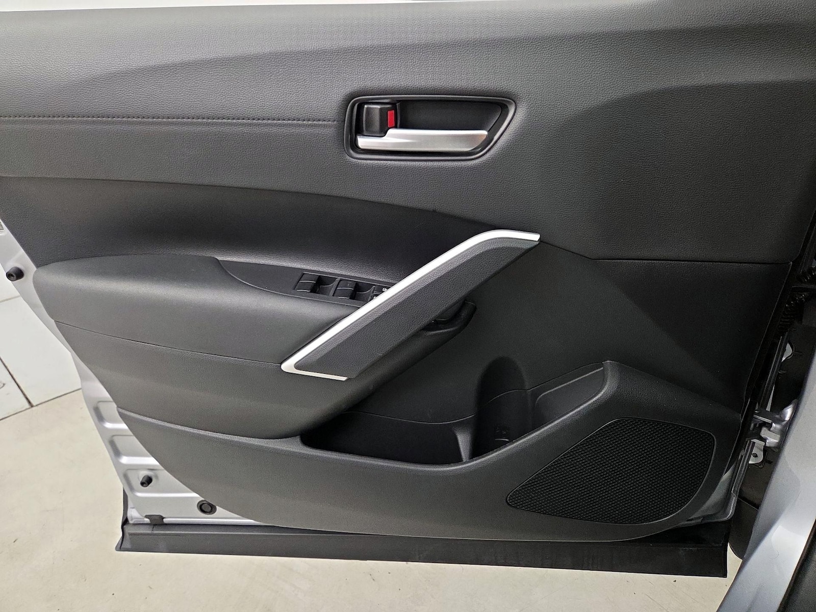 2025 Toyota Corolla Cross XSE - Photo 13