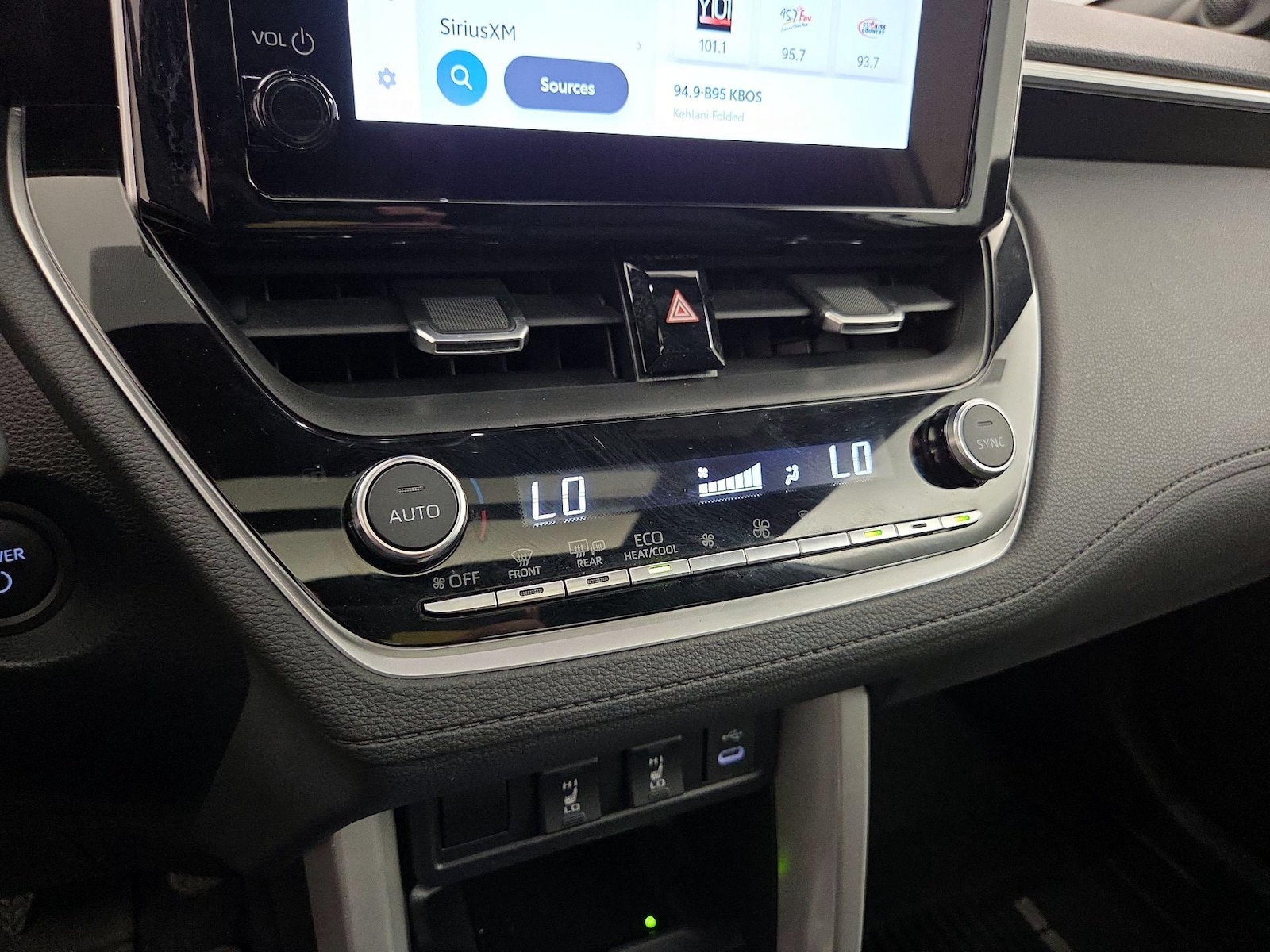 2025 Toyota Corolla Cross XSE - Photo 17