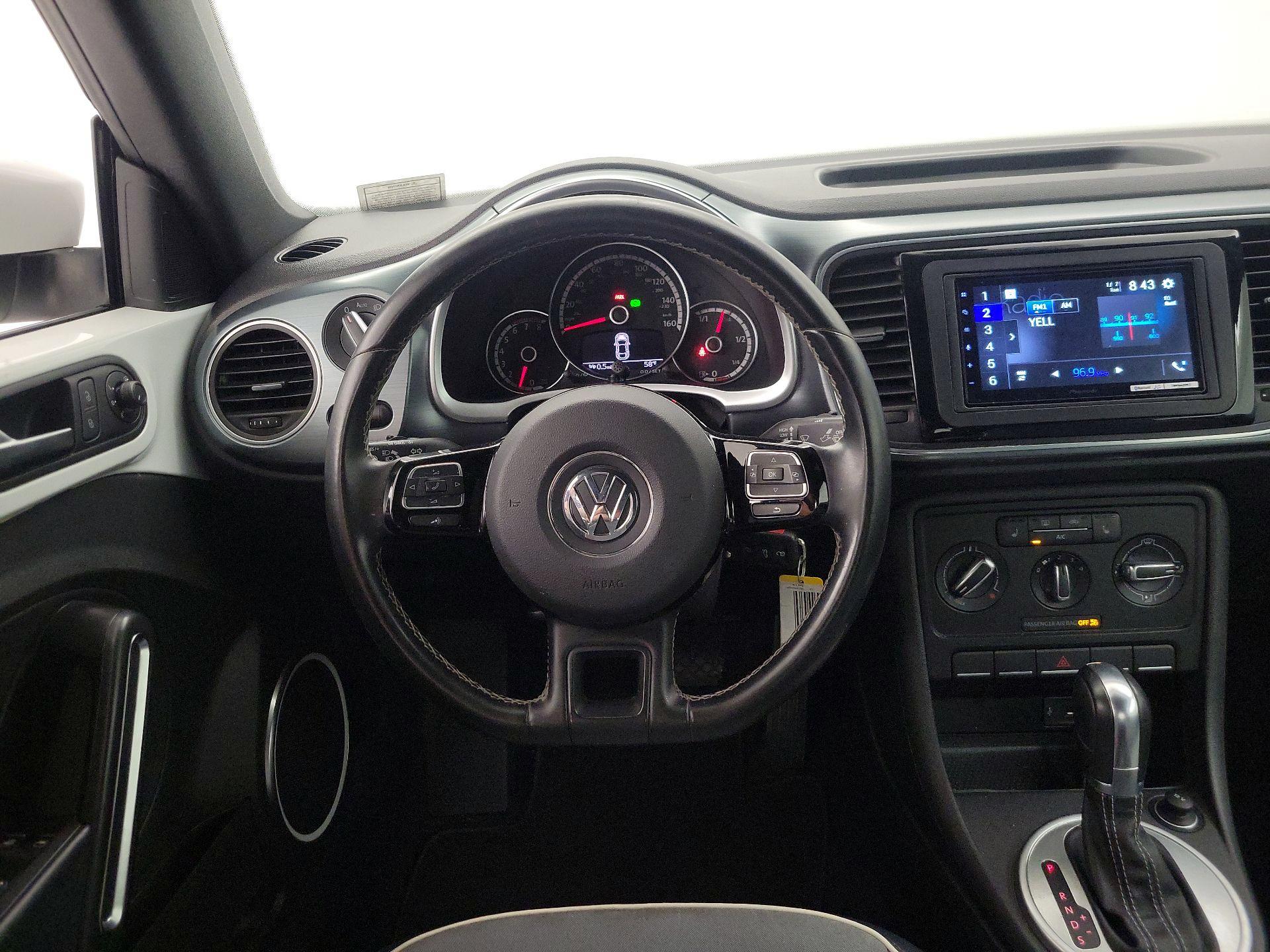 Thumbnail: 2016 Volkswagen Beetle - 10