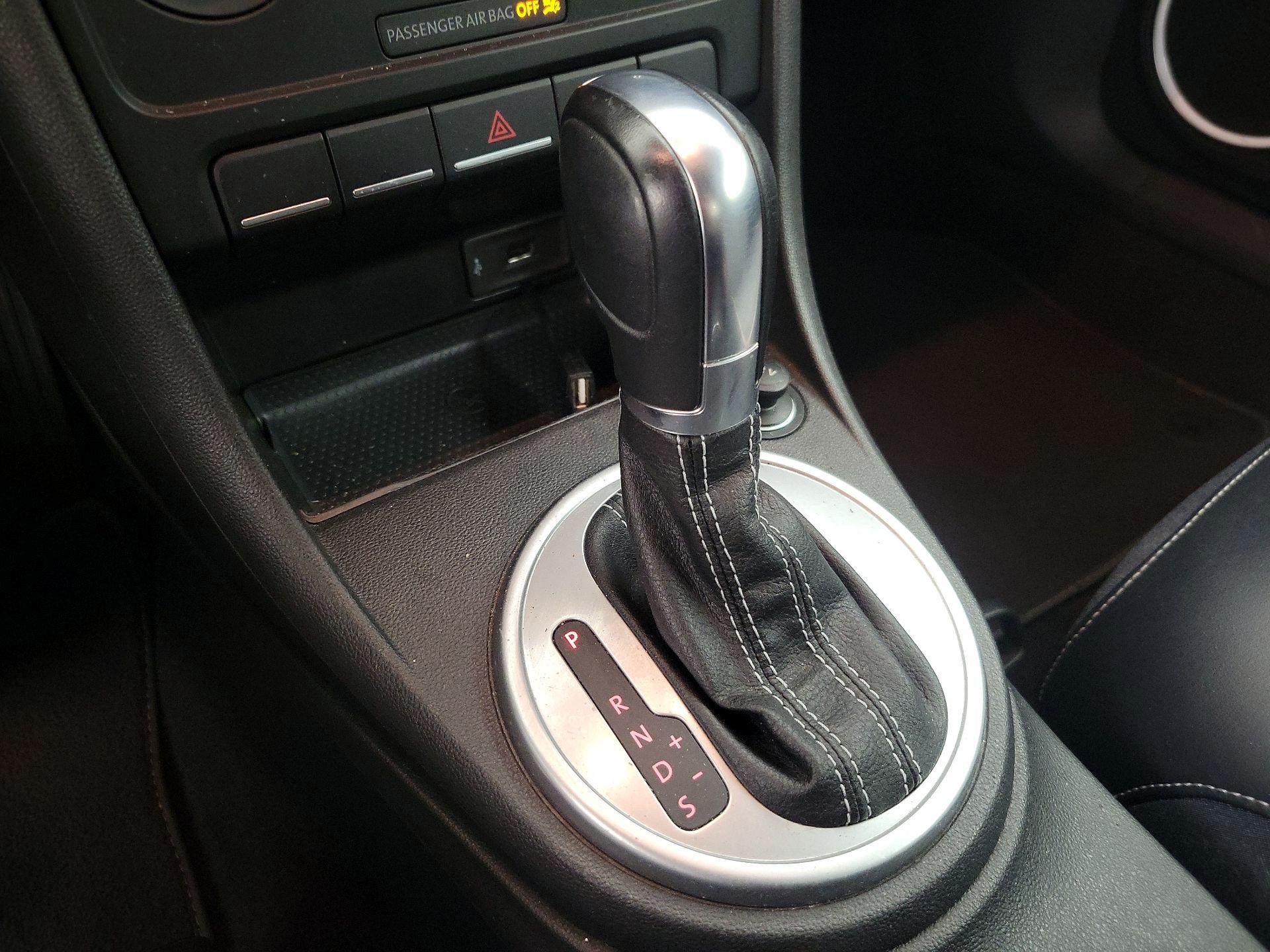 Thumbnail: 2016 Volkswagen Beetle - 16