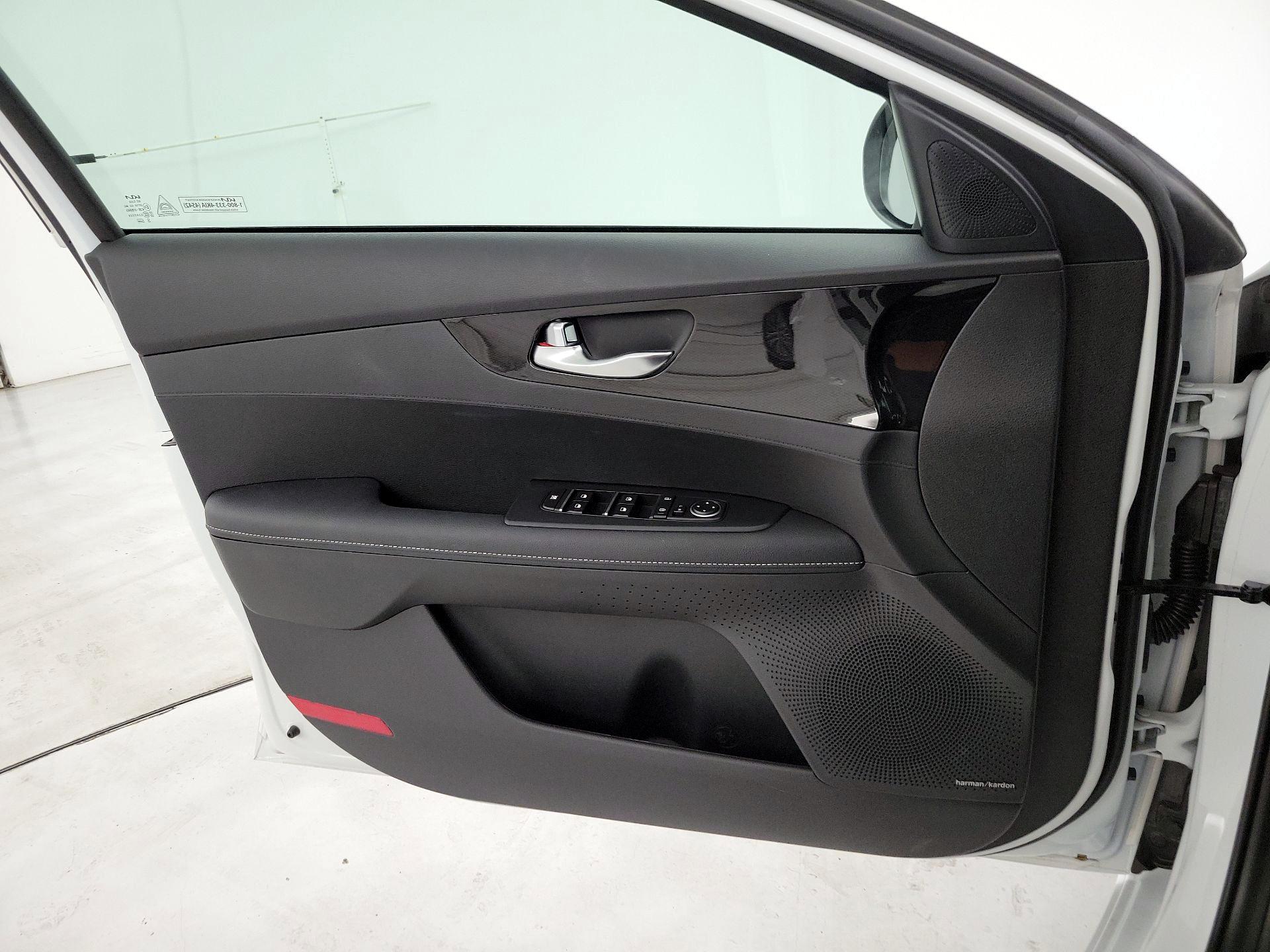 Thumbnail: 2024 Kia Forte - 12