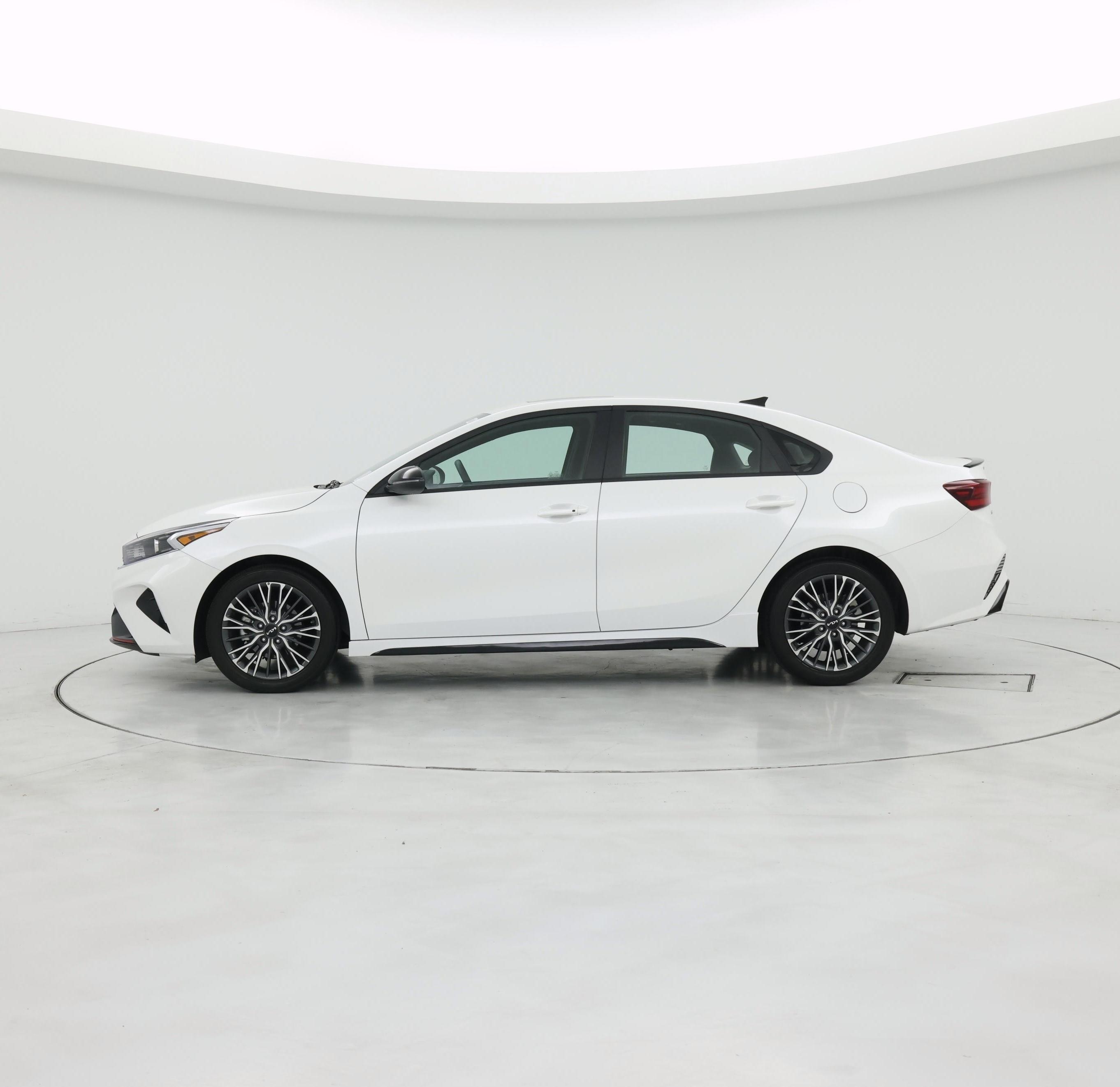 Thumbnail: 2024 Kia Forte - 3