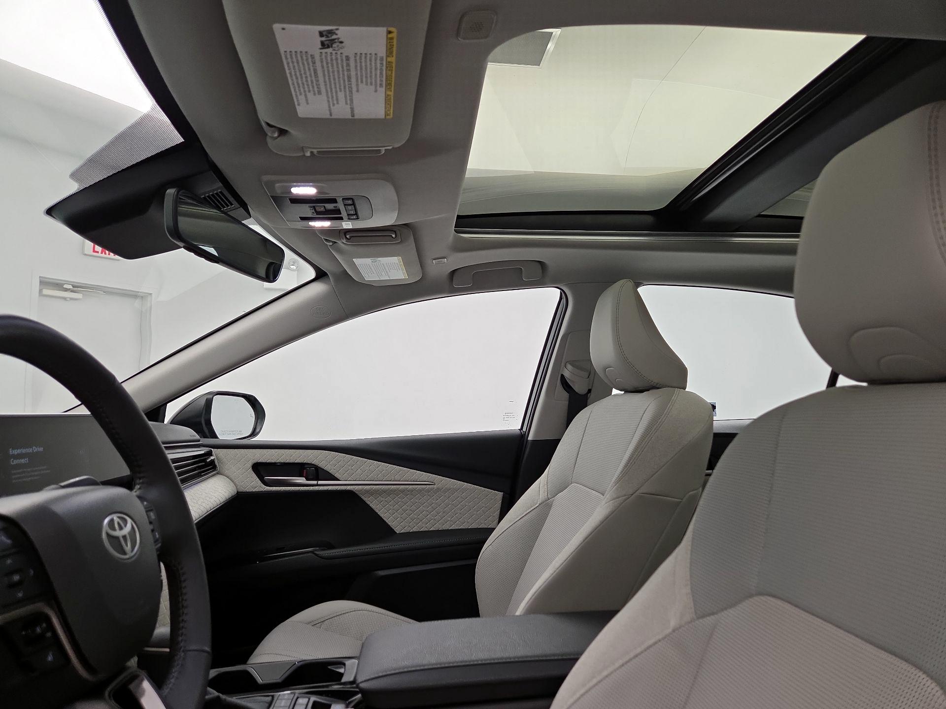 Thumbnail: 2025 Toyota Camry - 19