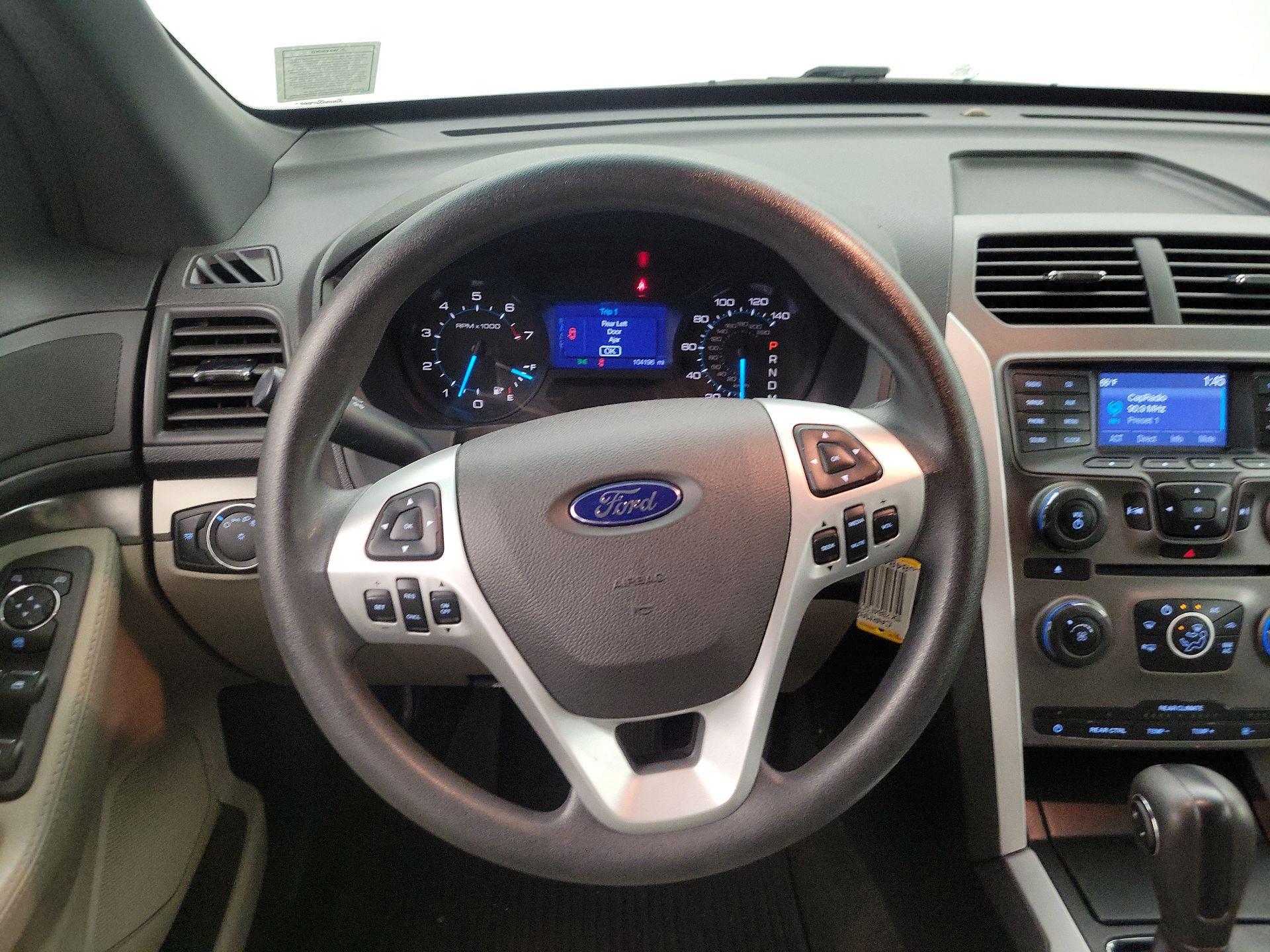Thumbnail: 2015 Ford Explorer - 10
