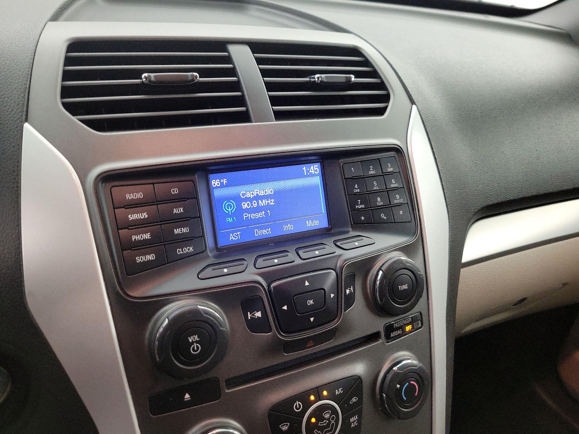 Thumbnail: 2015 Ford Explorer - 14