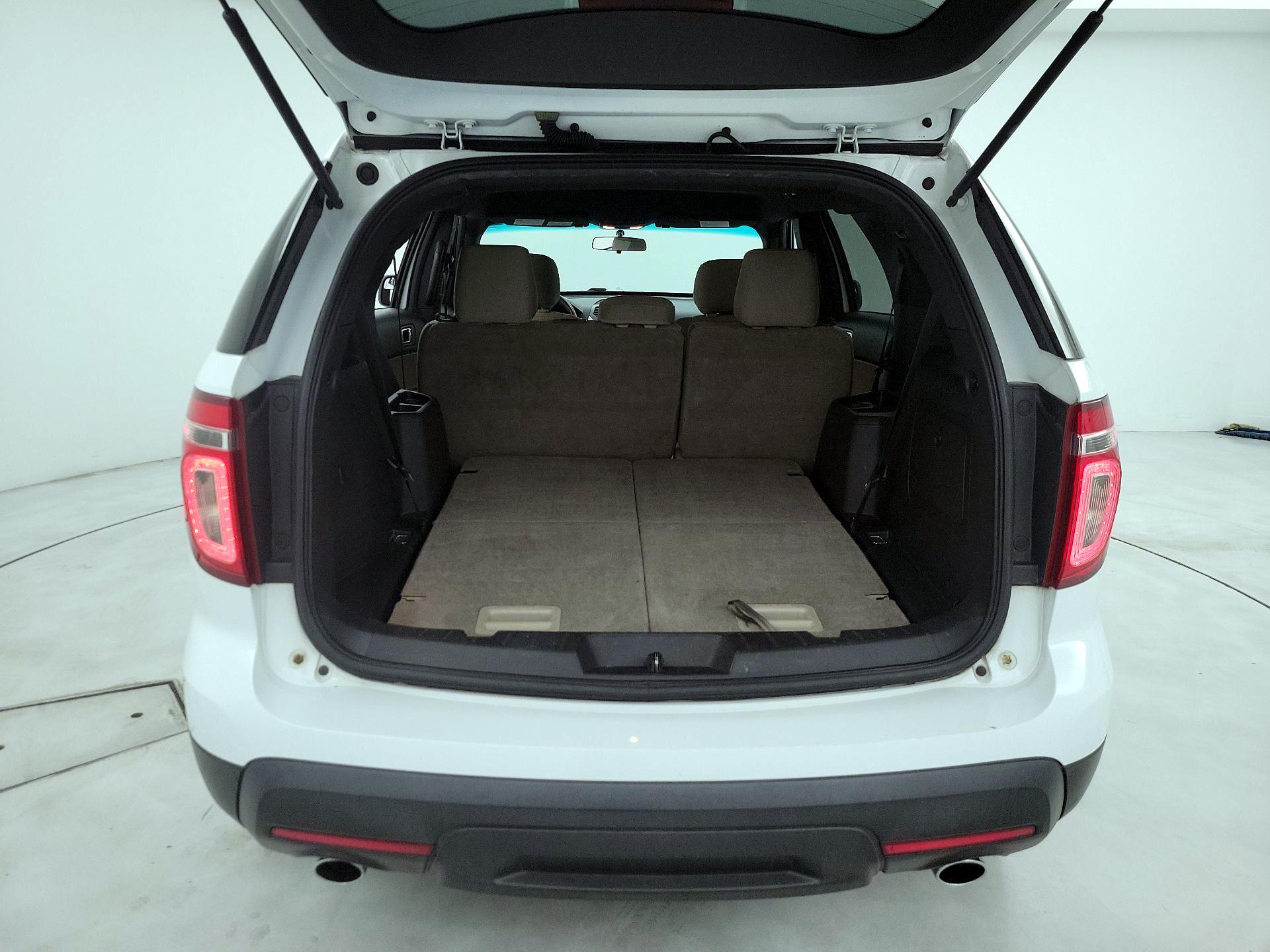 Thumbnail: 2015 Ford Explorer - 19