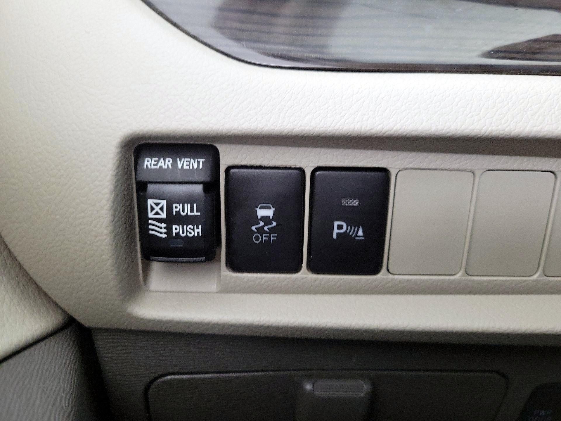 Thumbnail: 2019 Toyota Sienna - 13