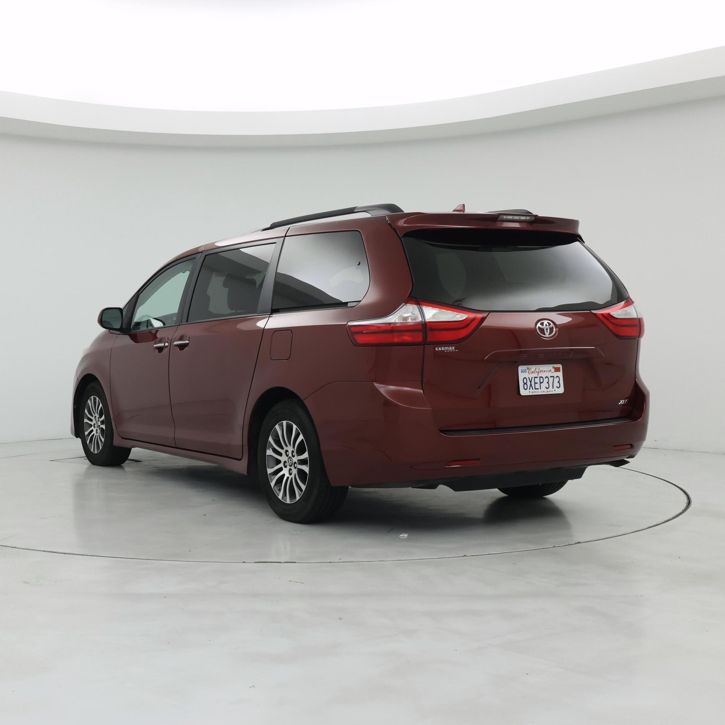 Thumbnail: 2019 Toyota Sienna - 2