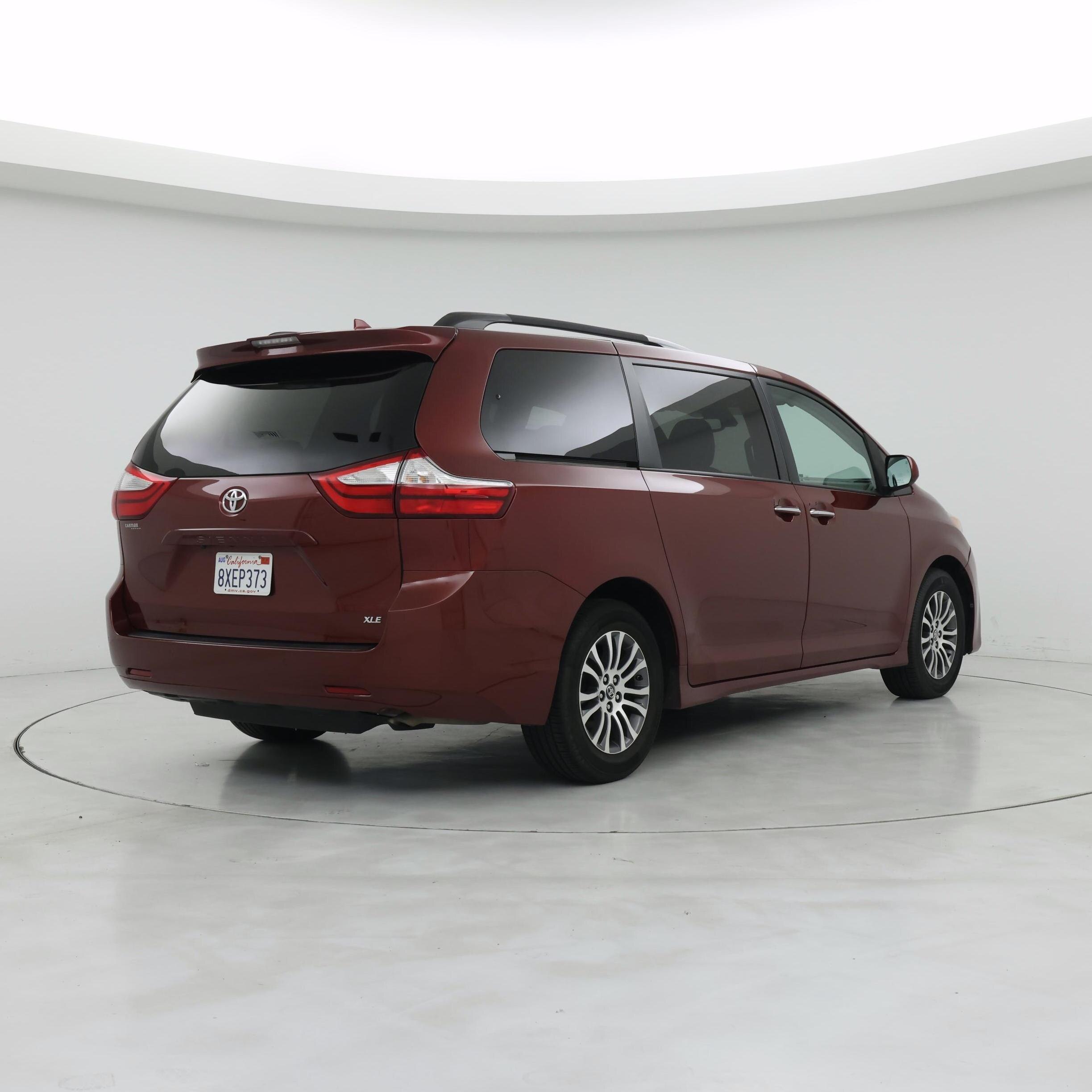 Thumbnail: 2019 Toyota Sienna - 8
