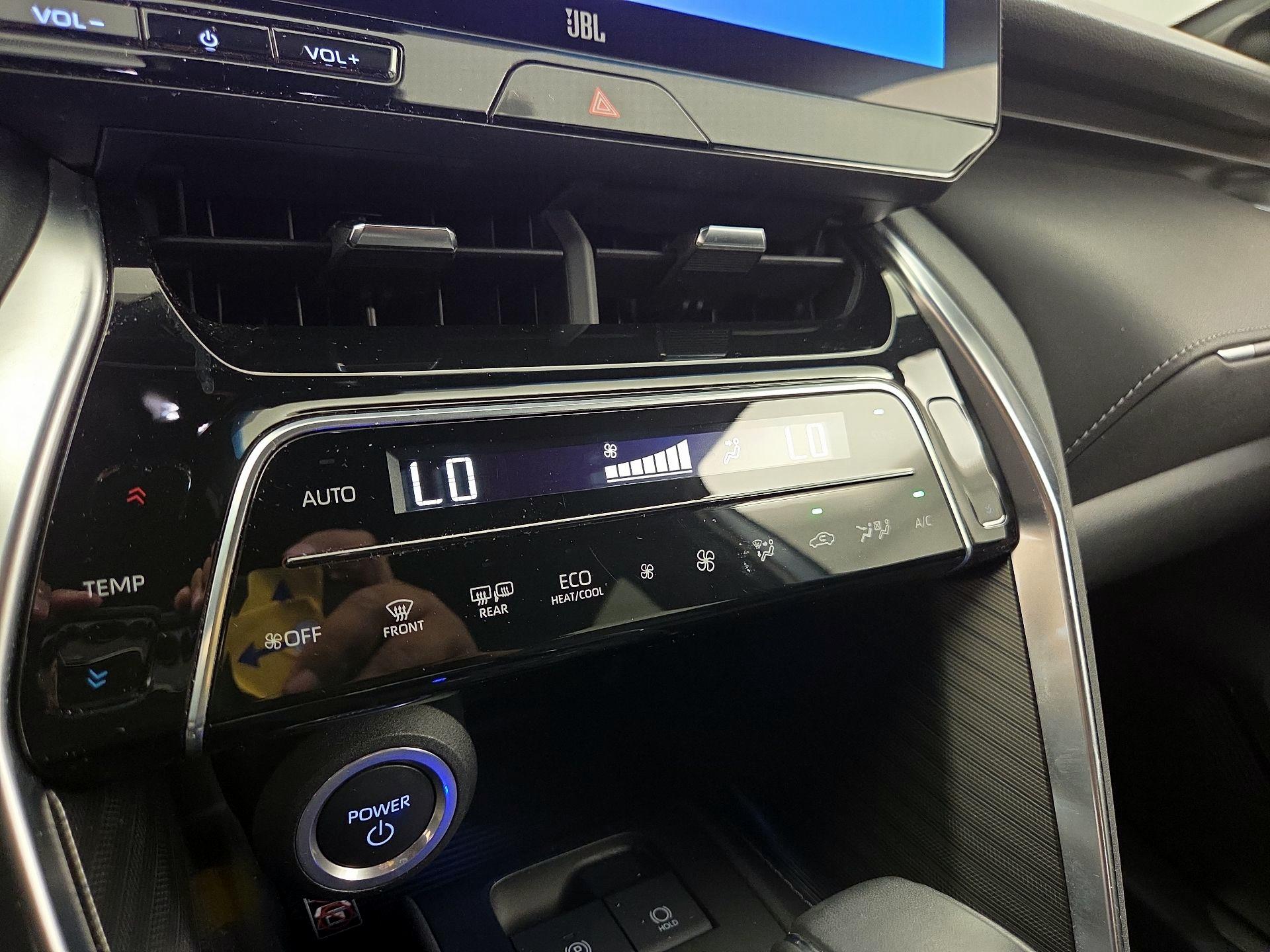 Thumbnail: 2023 Toyota Venza - 16