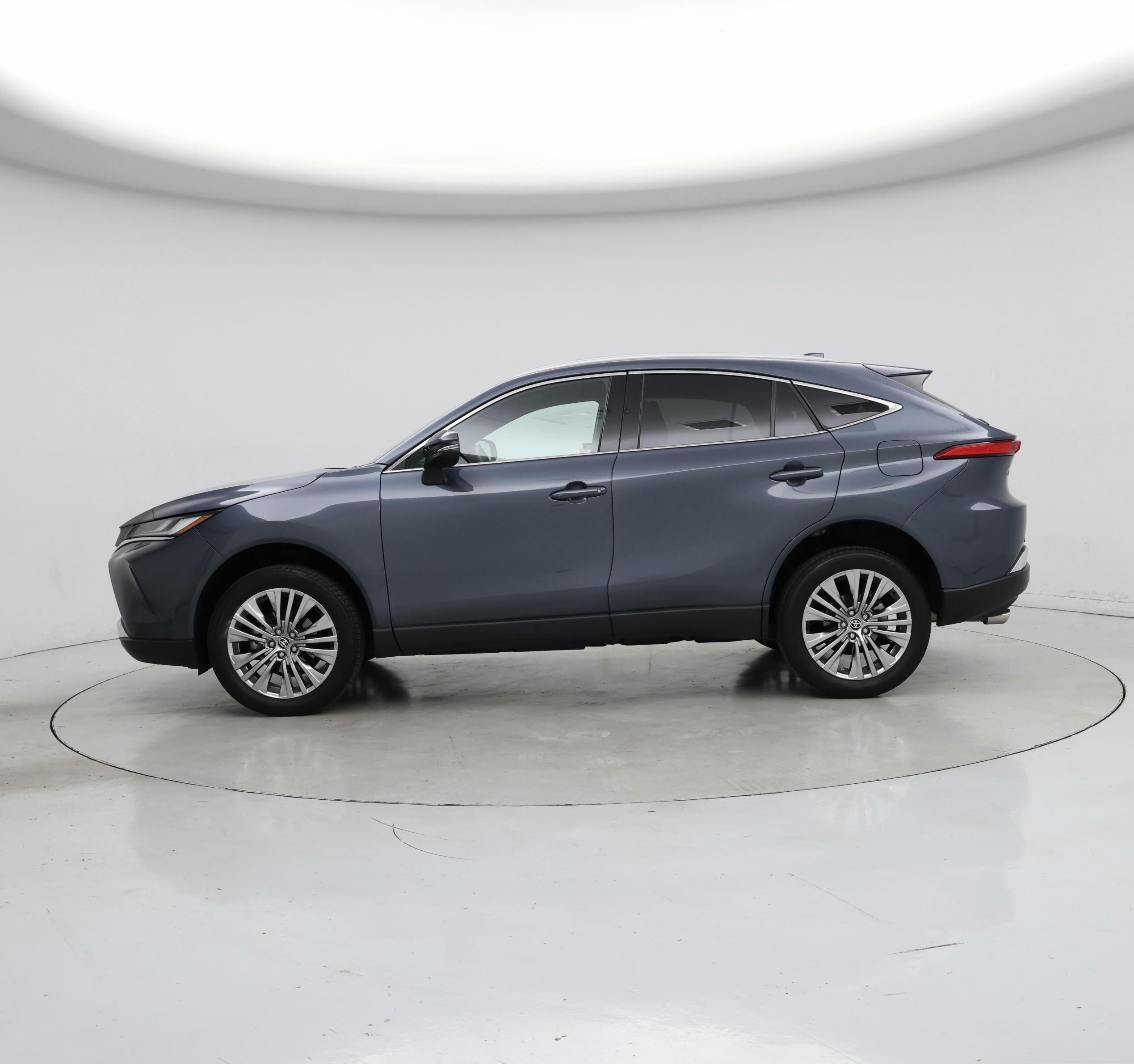 Thumbnail: 2023 Toyota Venza - 3