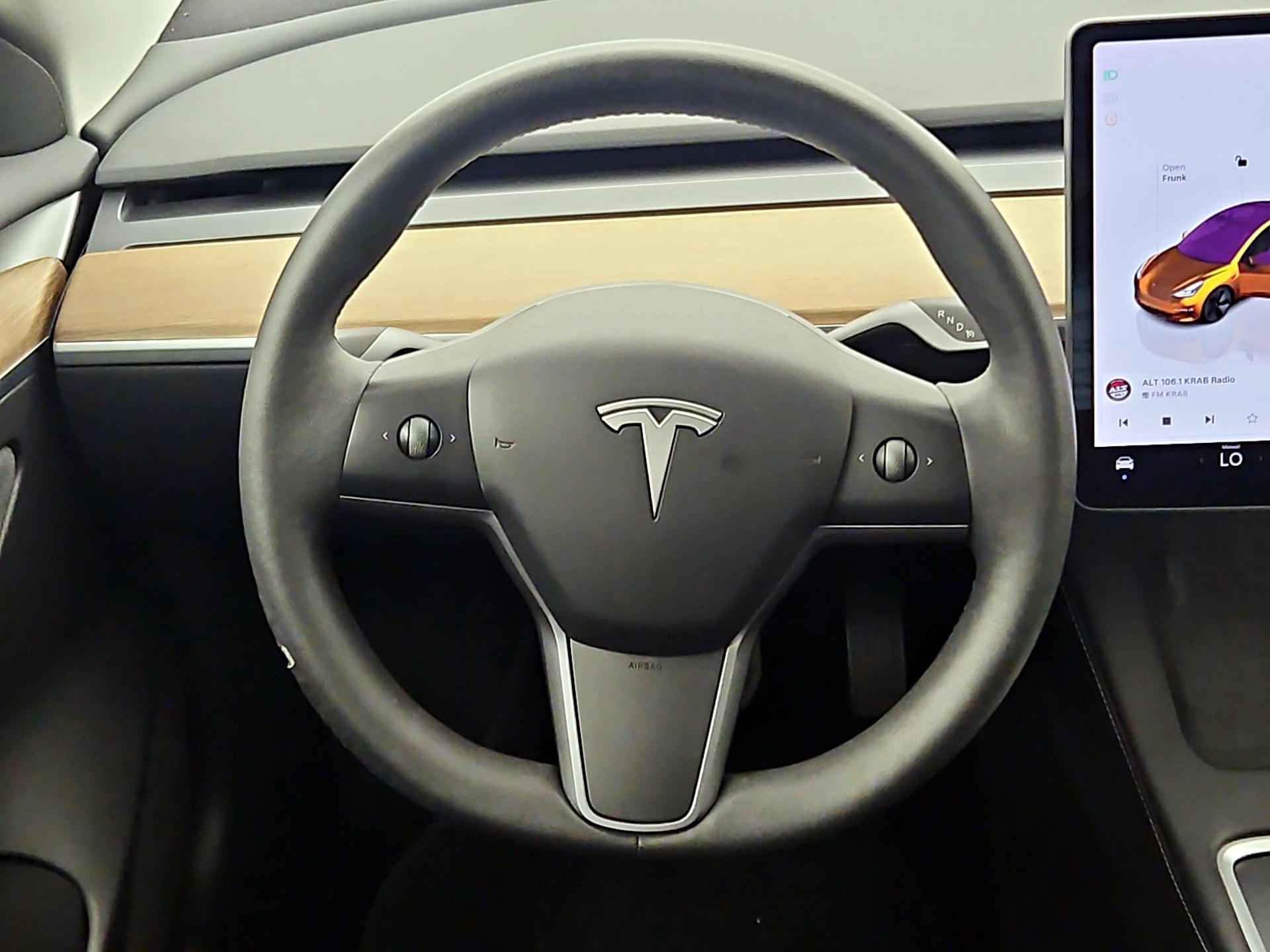 Thumbnail: 2023 Tesla Model 3 - 10