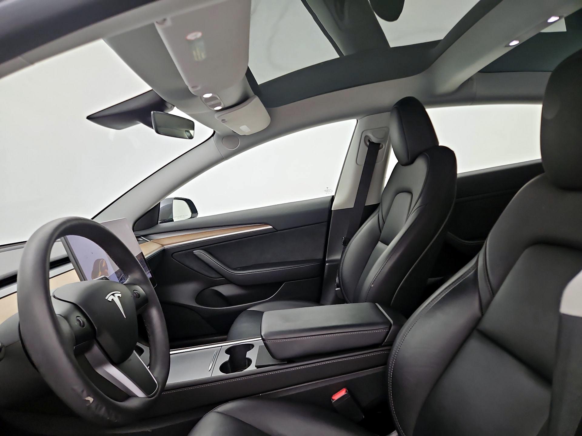 Thumbnail: 2023 Tesla Model 3 - 18