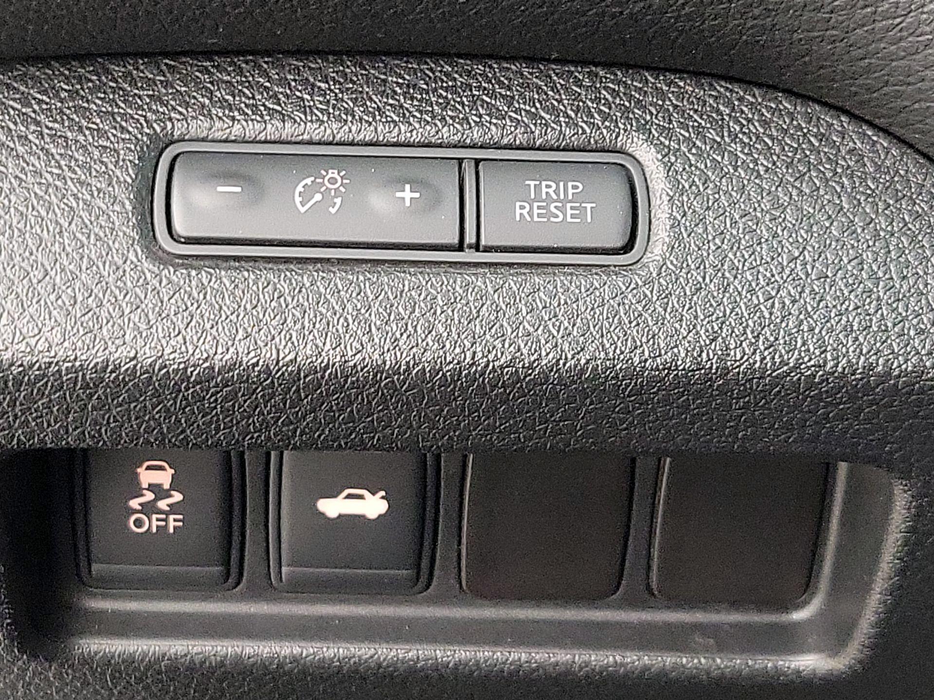 Thumbnail: 2015 Nissan Altima - 13