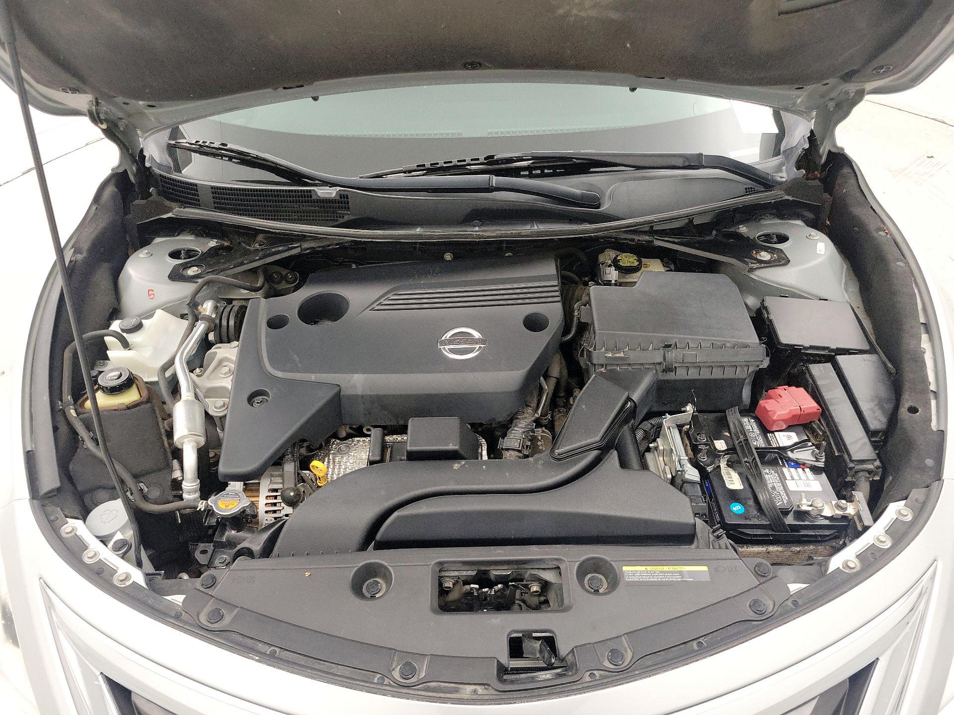 Thumbnail: 2015 Nissan Altima - 20