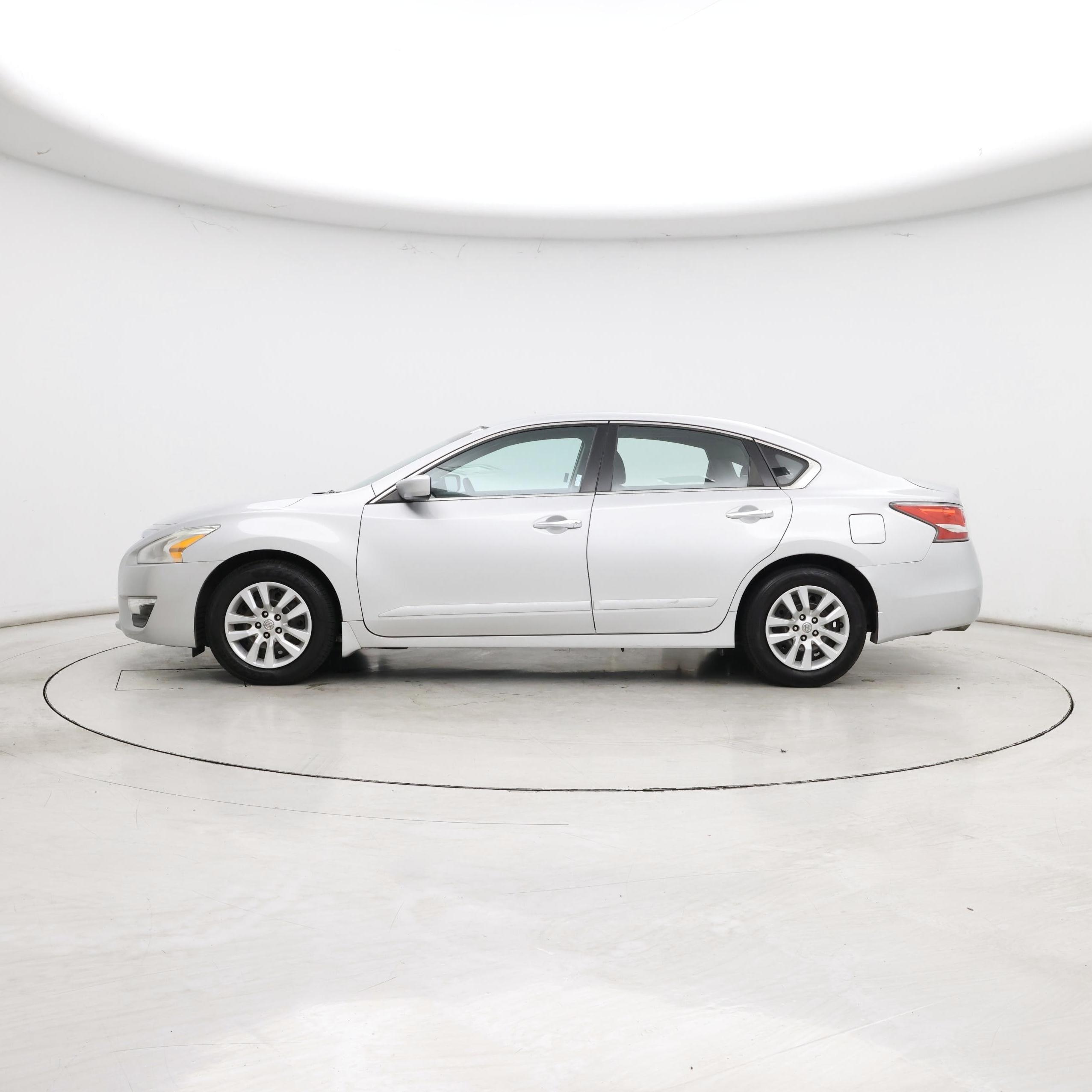 Thumbnail: 2015 Nissan Altima - 3