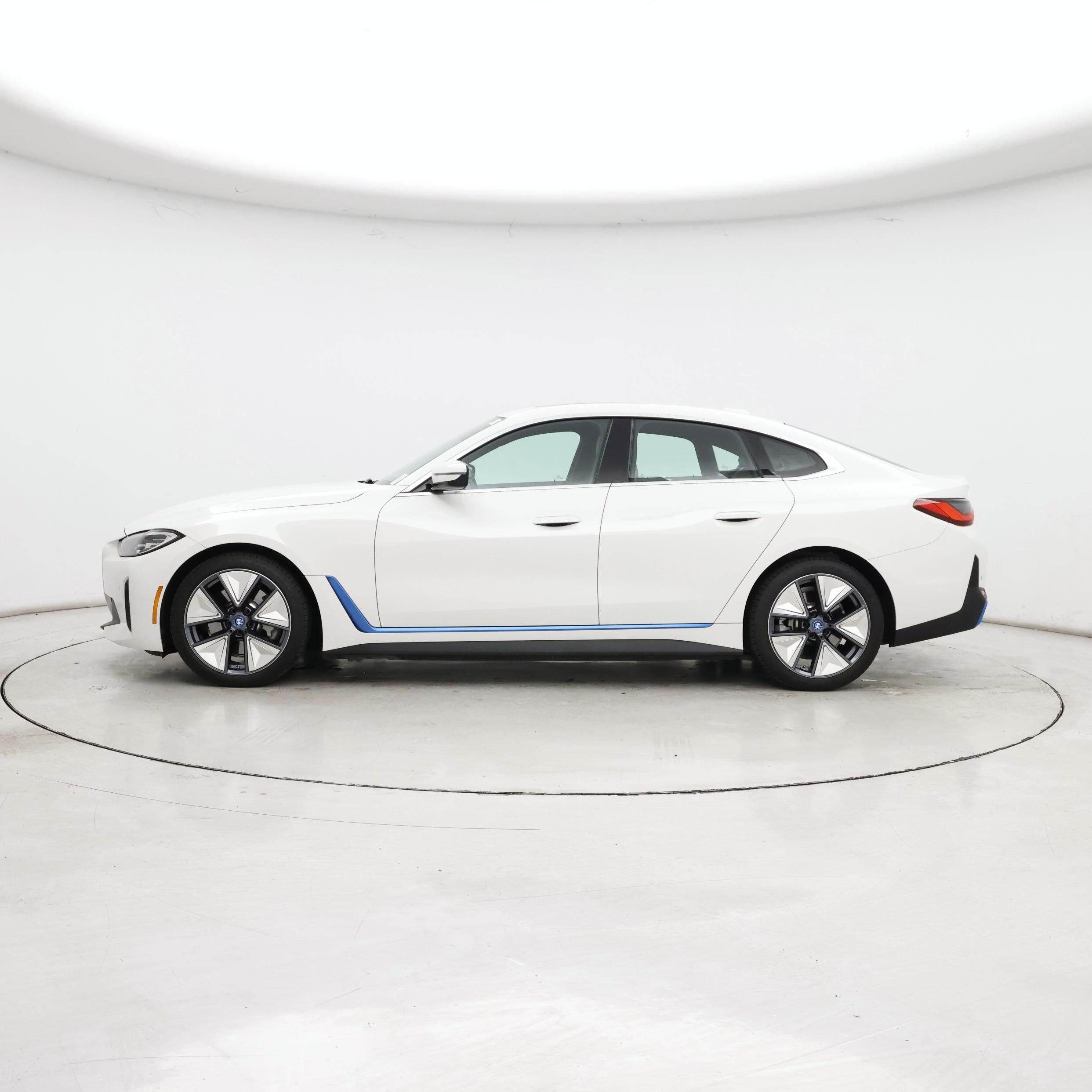 Thumbnail: 2023 BMW i4 - 3