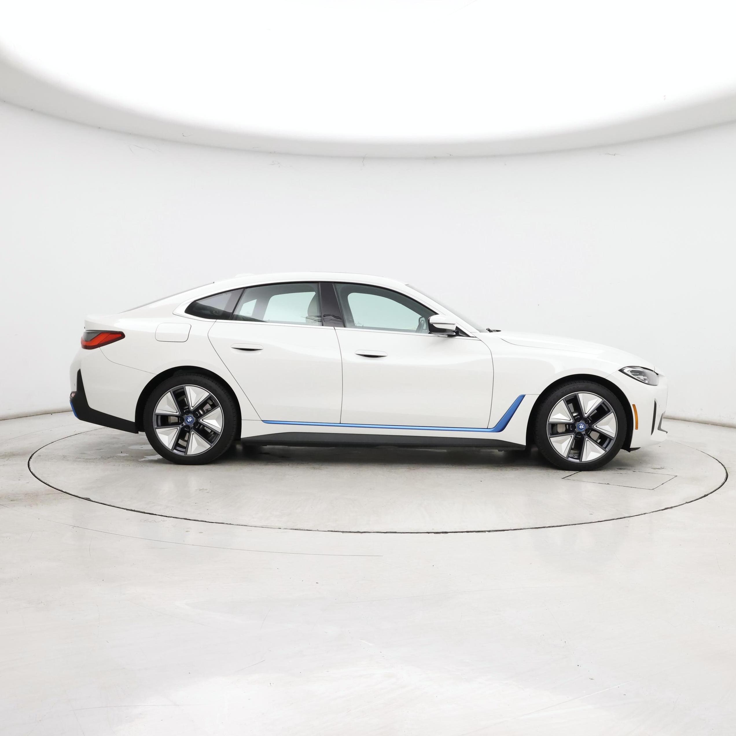 Thumbnail: 2023 BMW i4 - 7