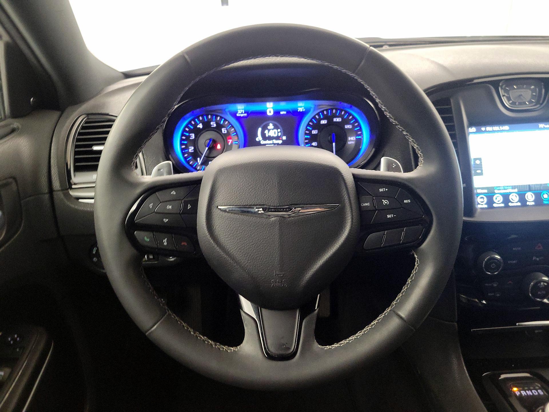 Thumbnail: 2022 Chrysler 300 - 10