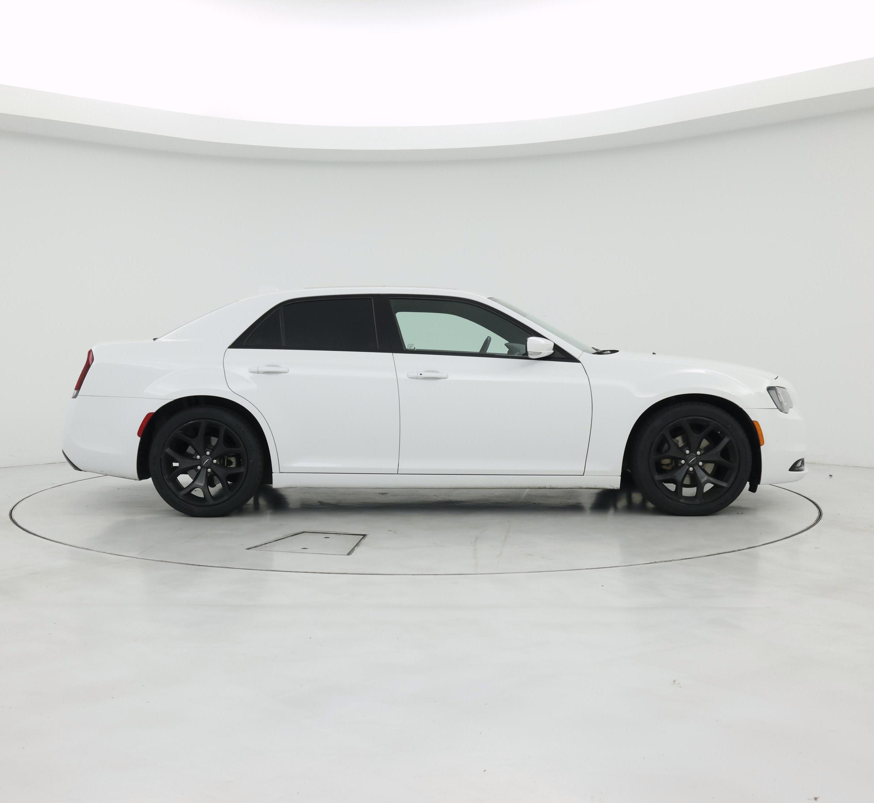 Thumbnail: 2022 Chrysler 300 - 7