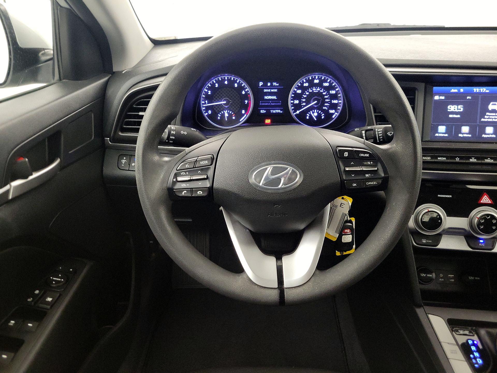 Thumbnail: 2019 Hyundai Elantra - 10