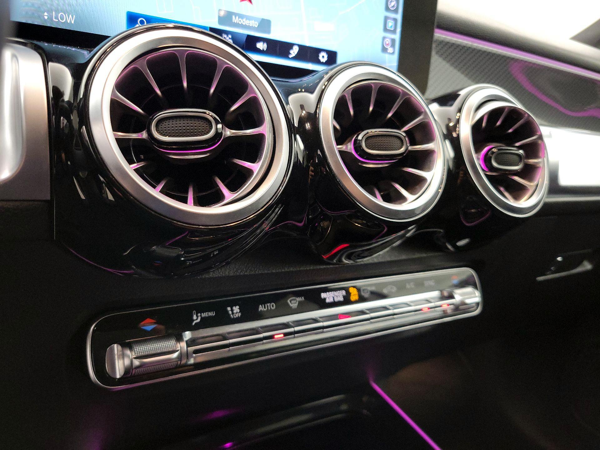 Thumbnail: 2022 Mercedes-Benz GLB - 17