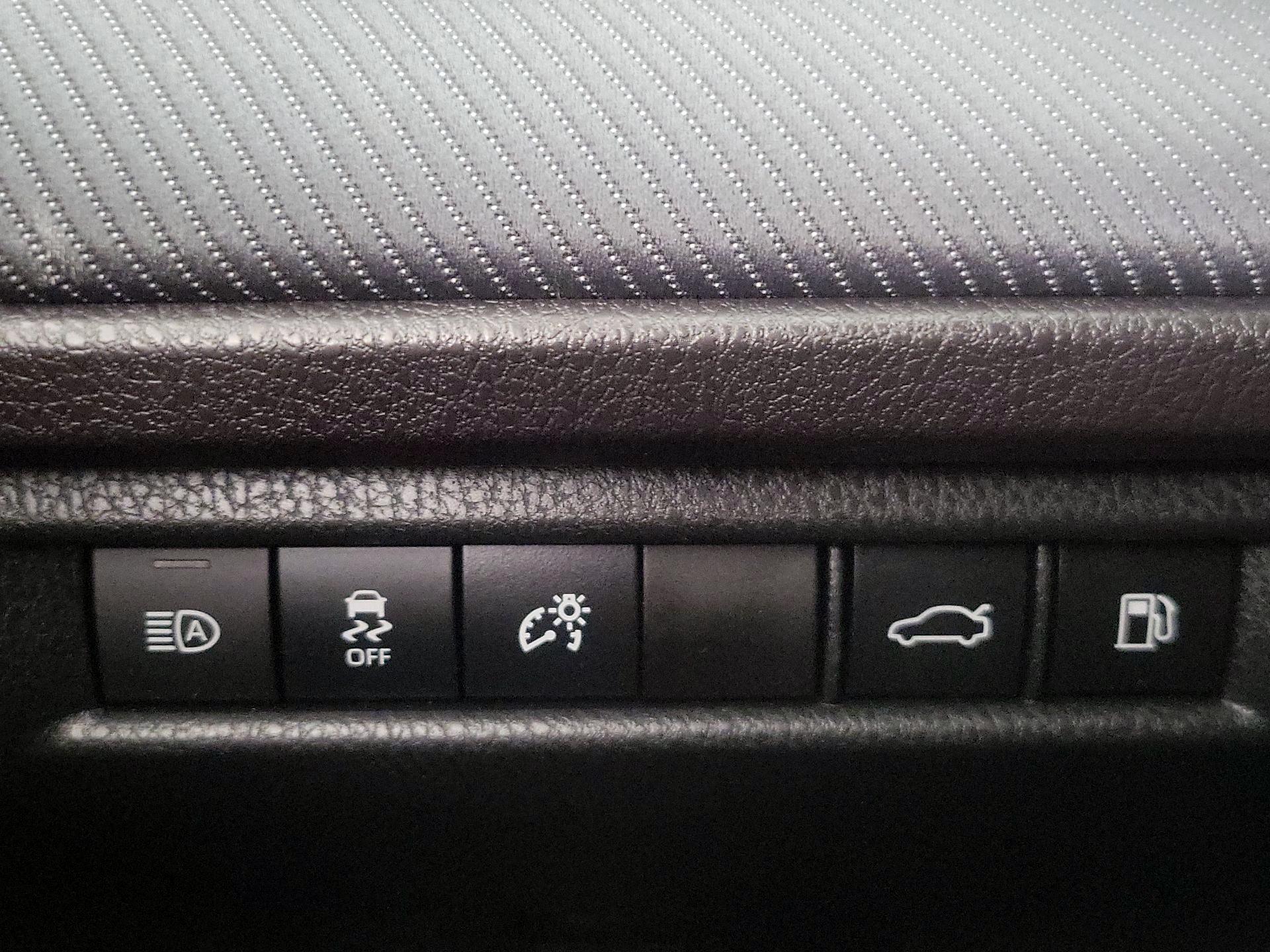 Thumbnail: 2025 Toyota Camry - 13