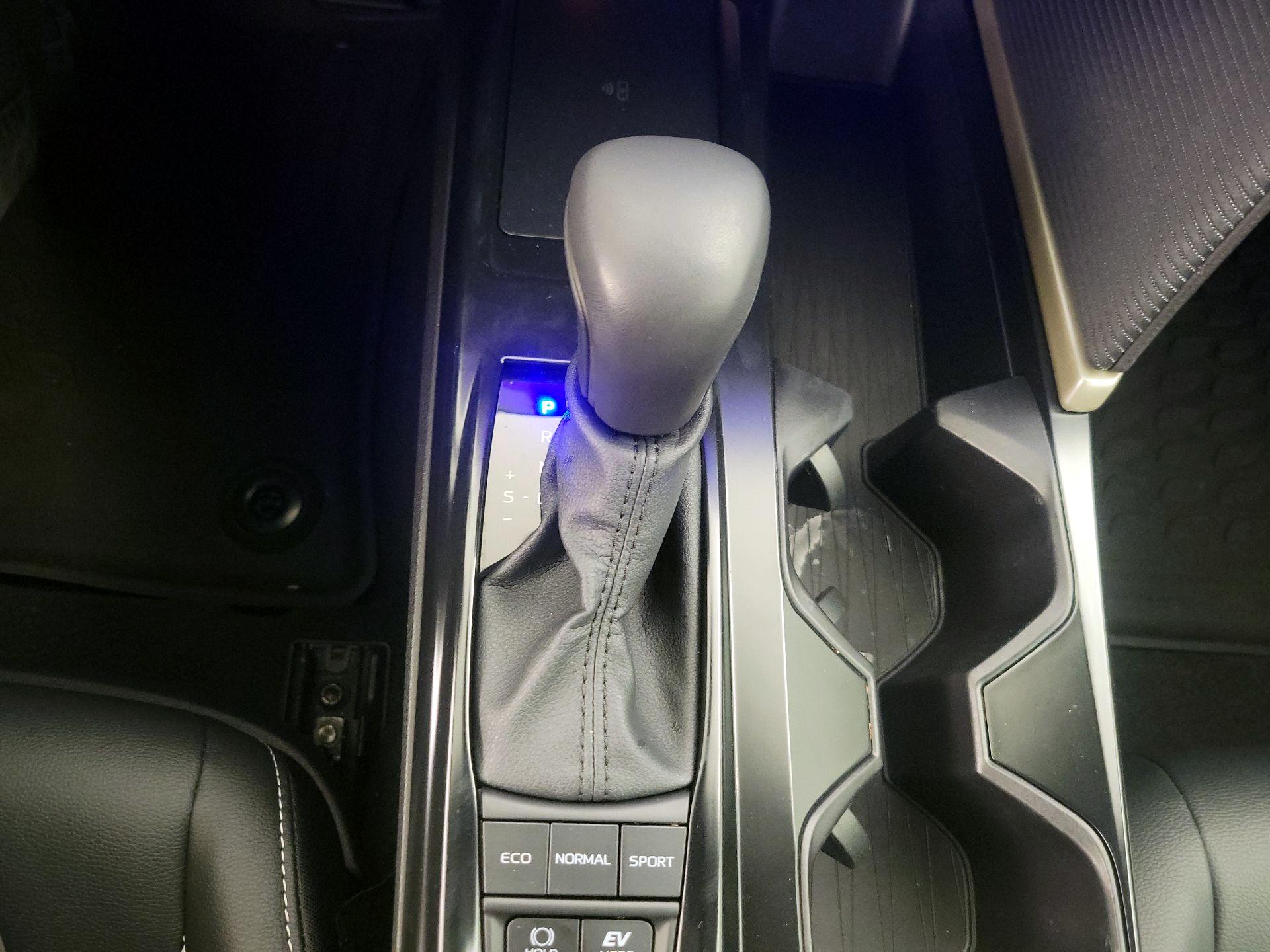 Thumbnail: 2025 Toyota Camry - 17