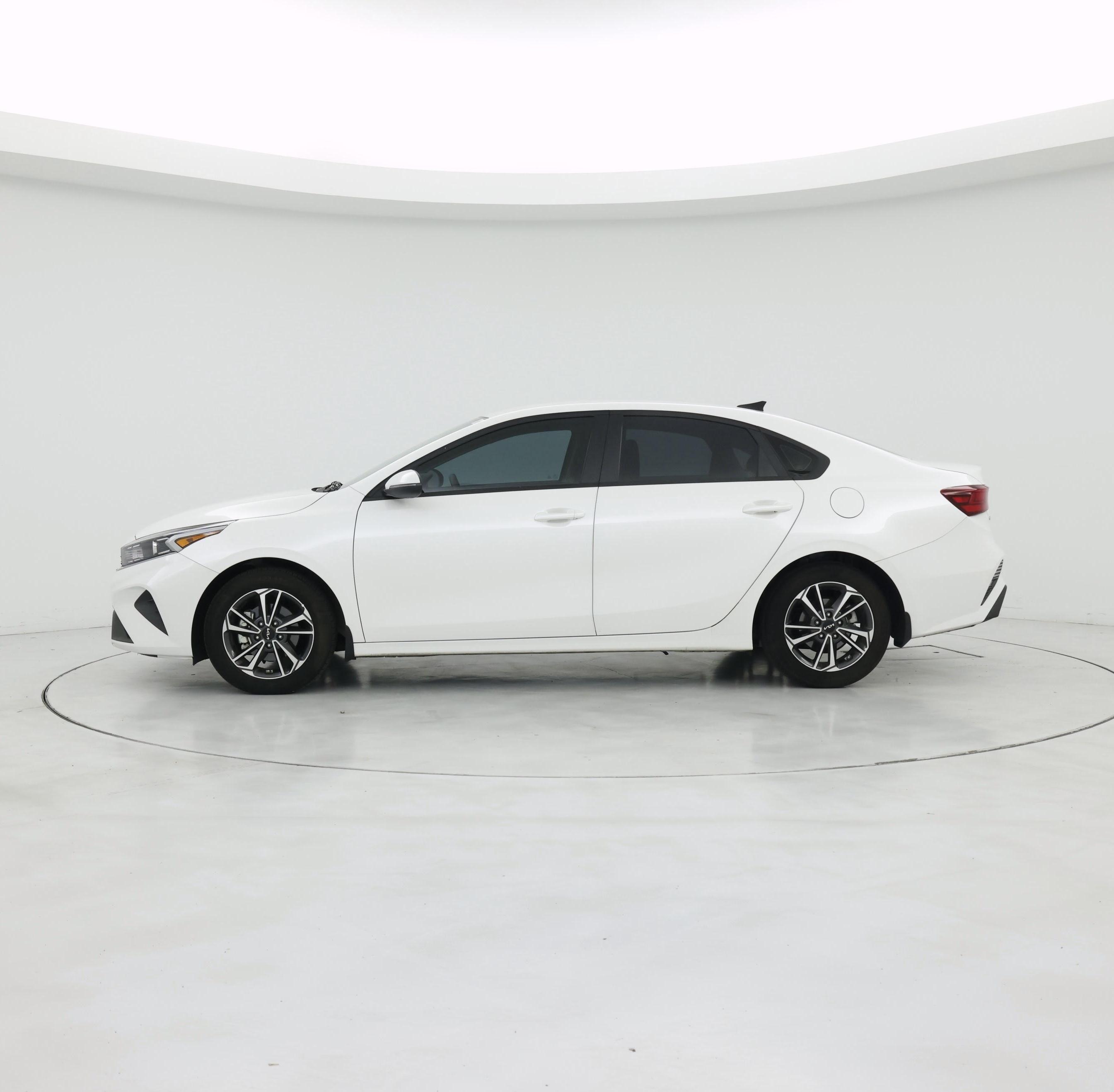 Thumbnail: 2023 Kia Forte - 3