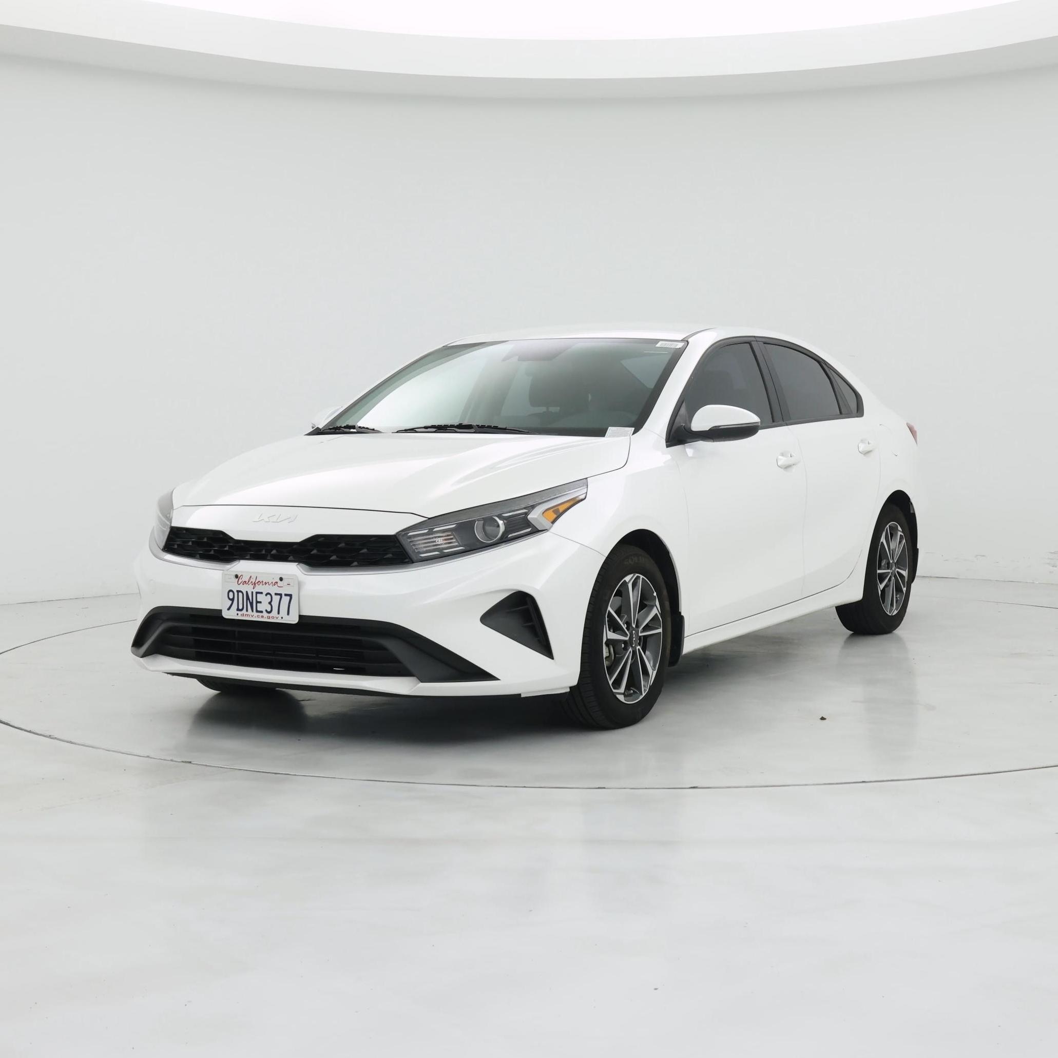 Thumbnail: 2023 Kia Forte - 4