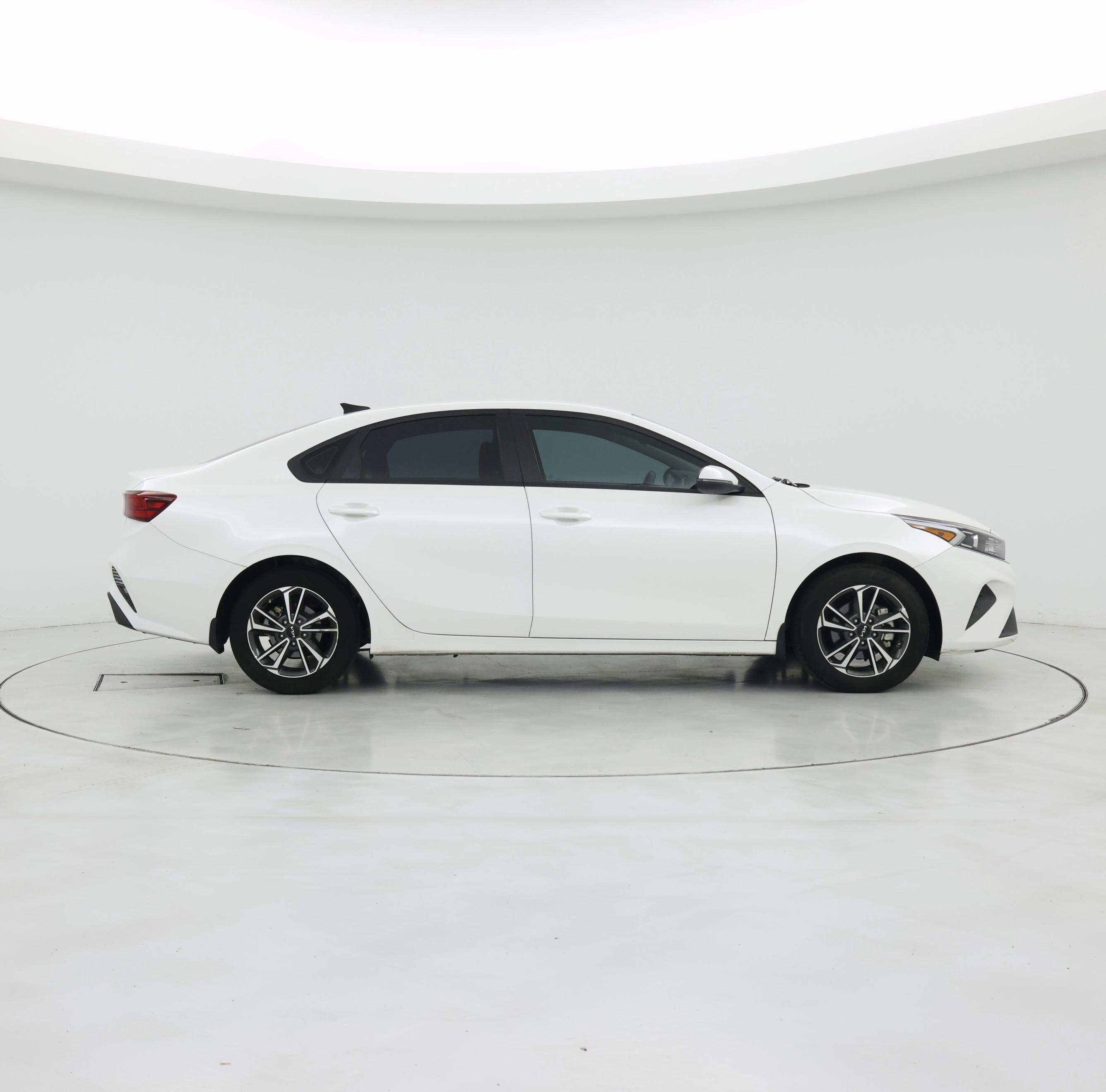Thumbnail: 2023 Kia Forte - 7