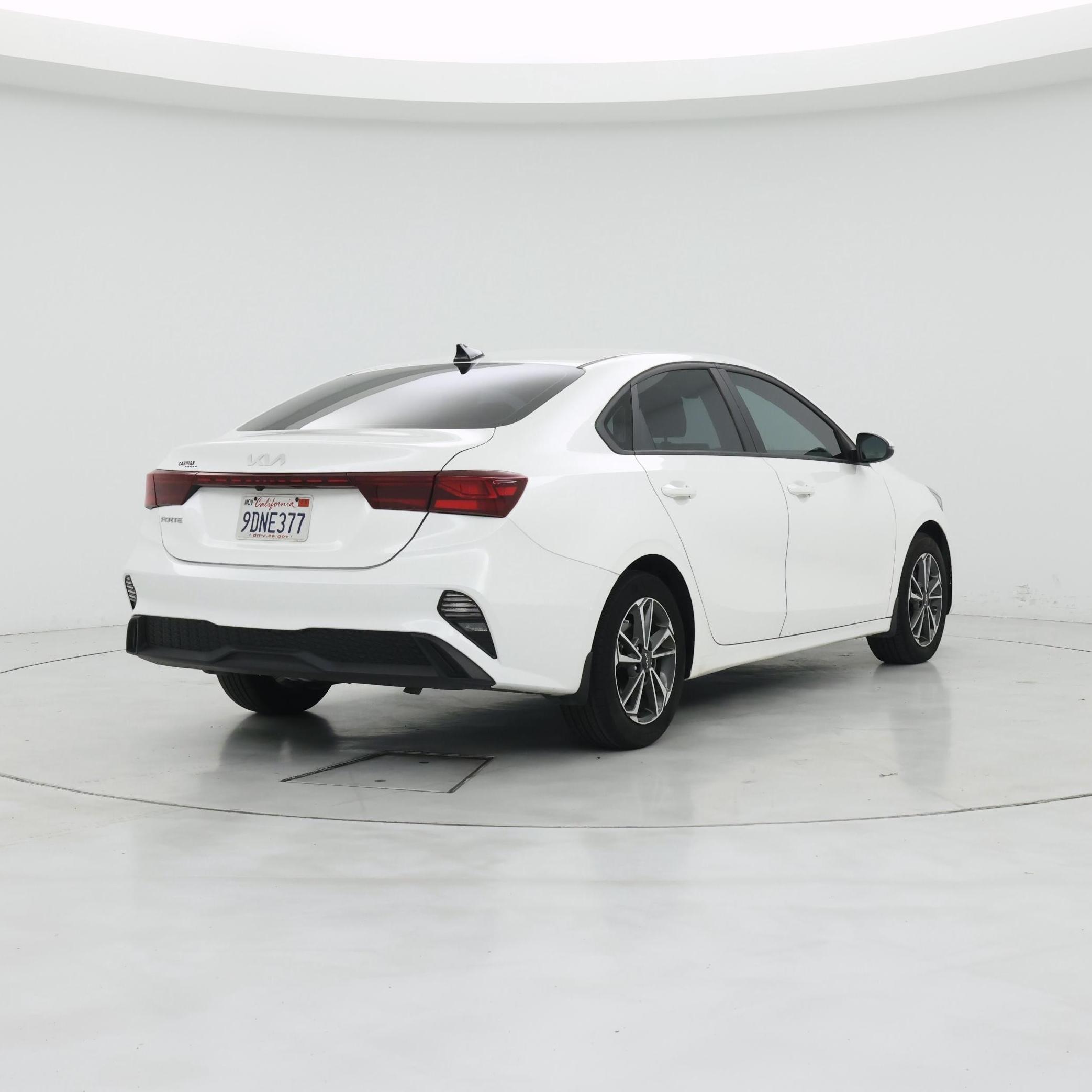 Thumbnail: 2023 Kia Forte - 8