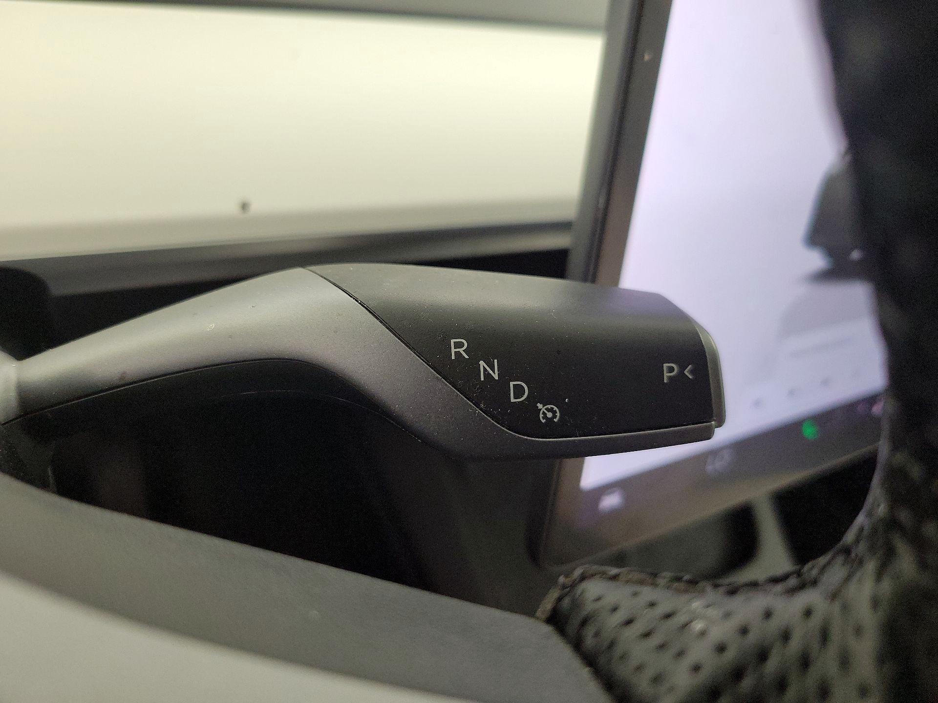 Thumbnail: 2022 Tesla Model Y - 17