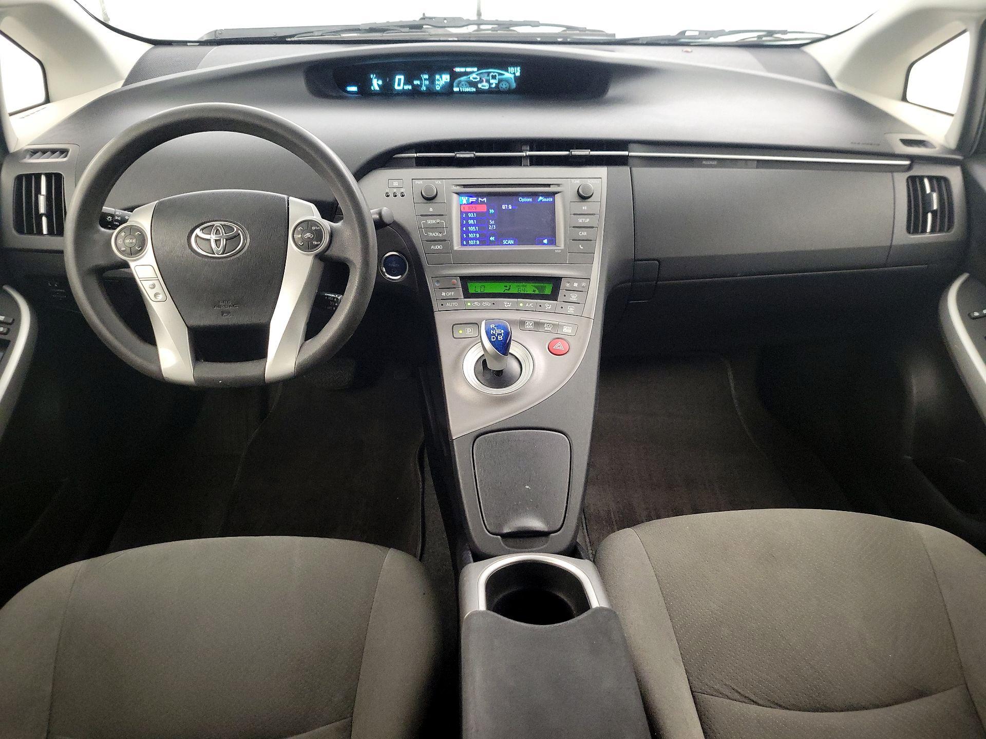 Thumbnail: 2015 Toyota Prius - 9